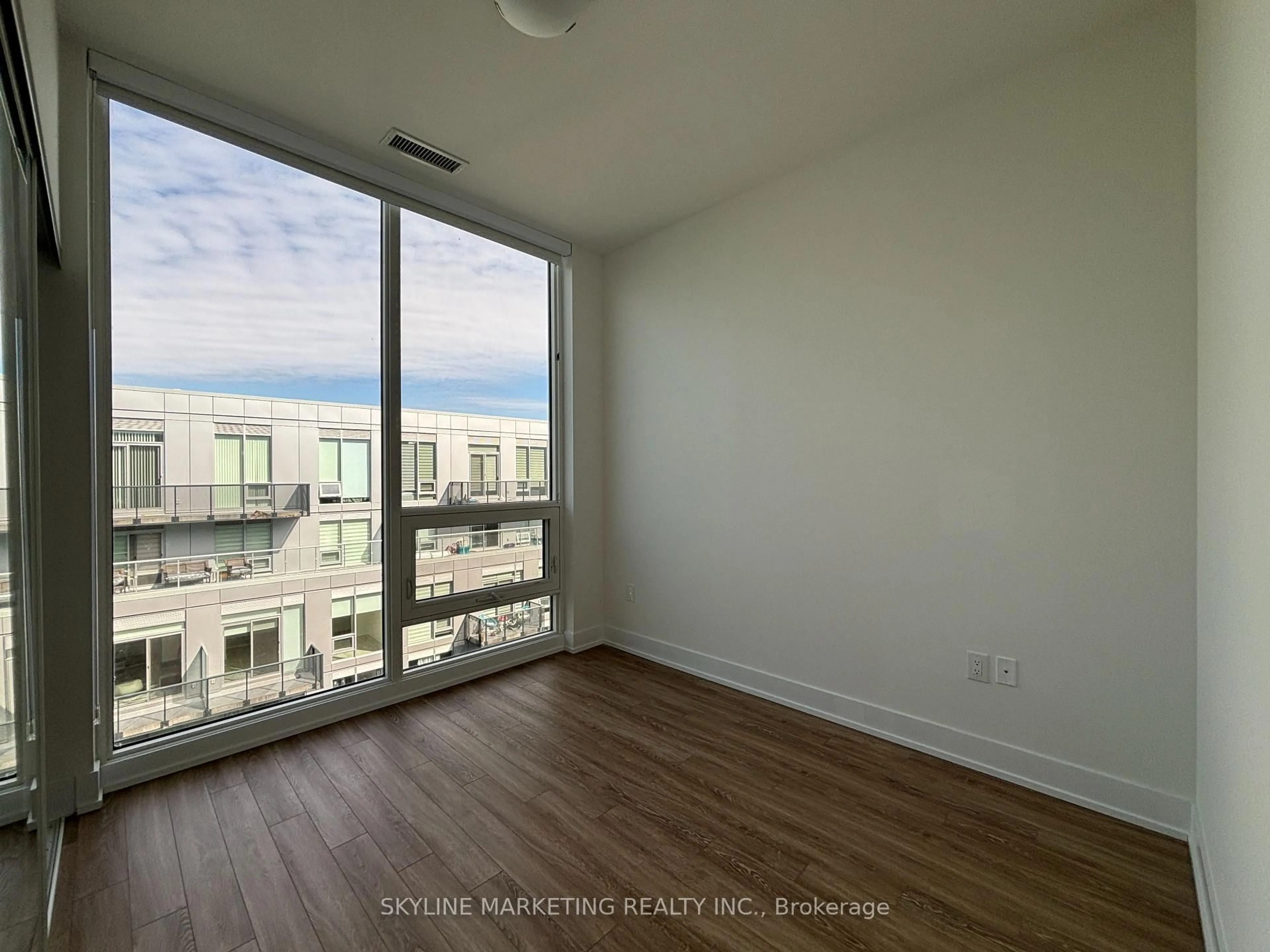 A pic of a room for 2450 Old Bronte Rd #818, Oakville Ontario L6M 5P6