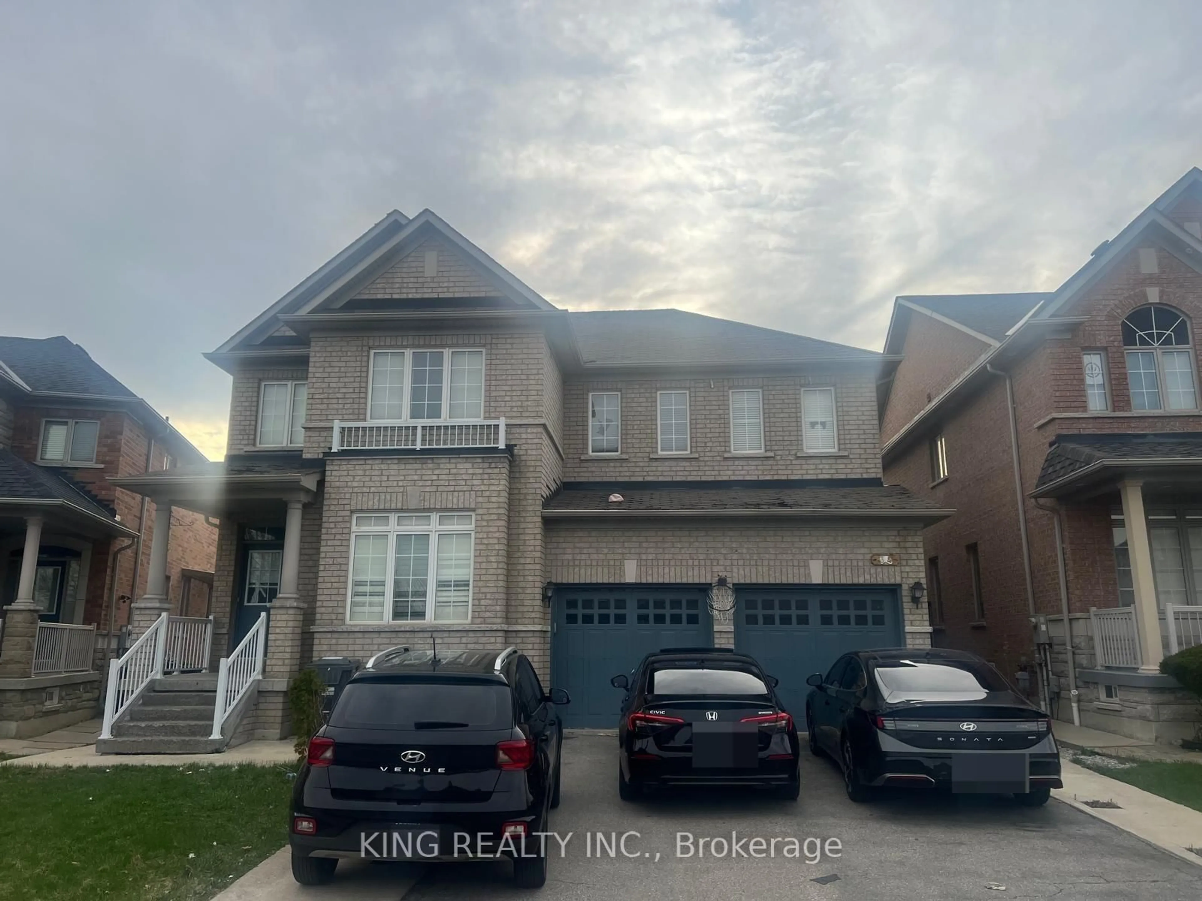 A pic from outside/outdoor area/front of a property/back of a property/a pic from drone, unknown for 34 Lynnvalley Cres, Brampton Ontario L6P 2E1