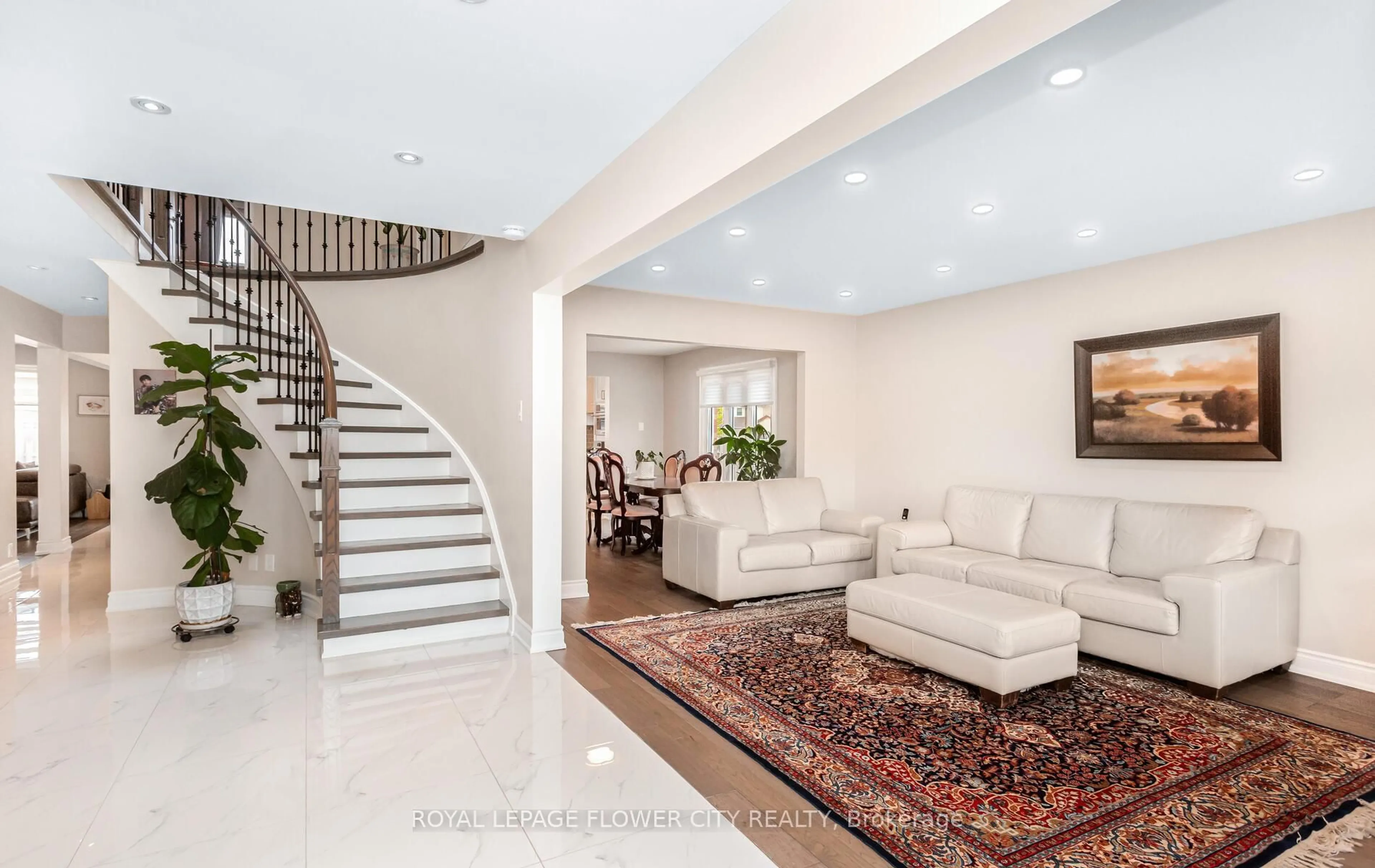 Indoor foyer for 97 Newport St, Brampton Ontario L5S 4N1