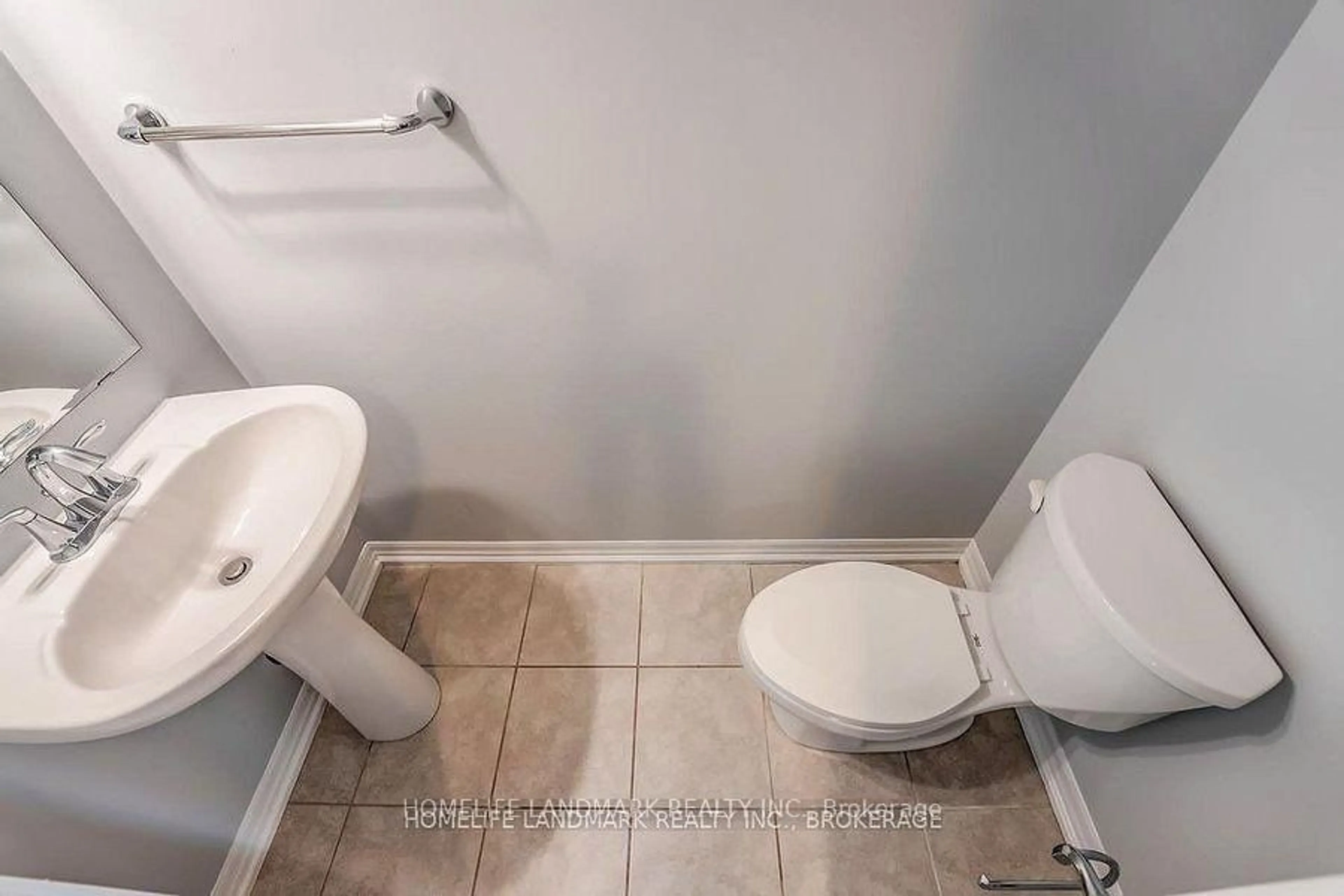 Standard bathroom, unknown for 3077 Mistletoe Gdns, Oakville Ontario L6M 0Y7