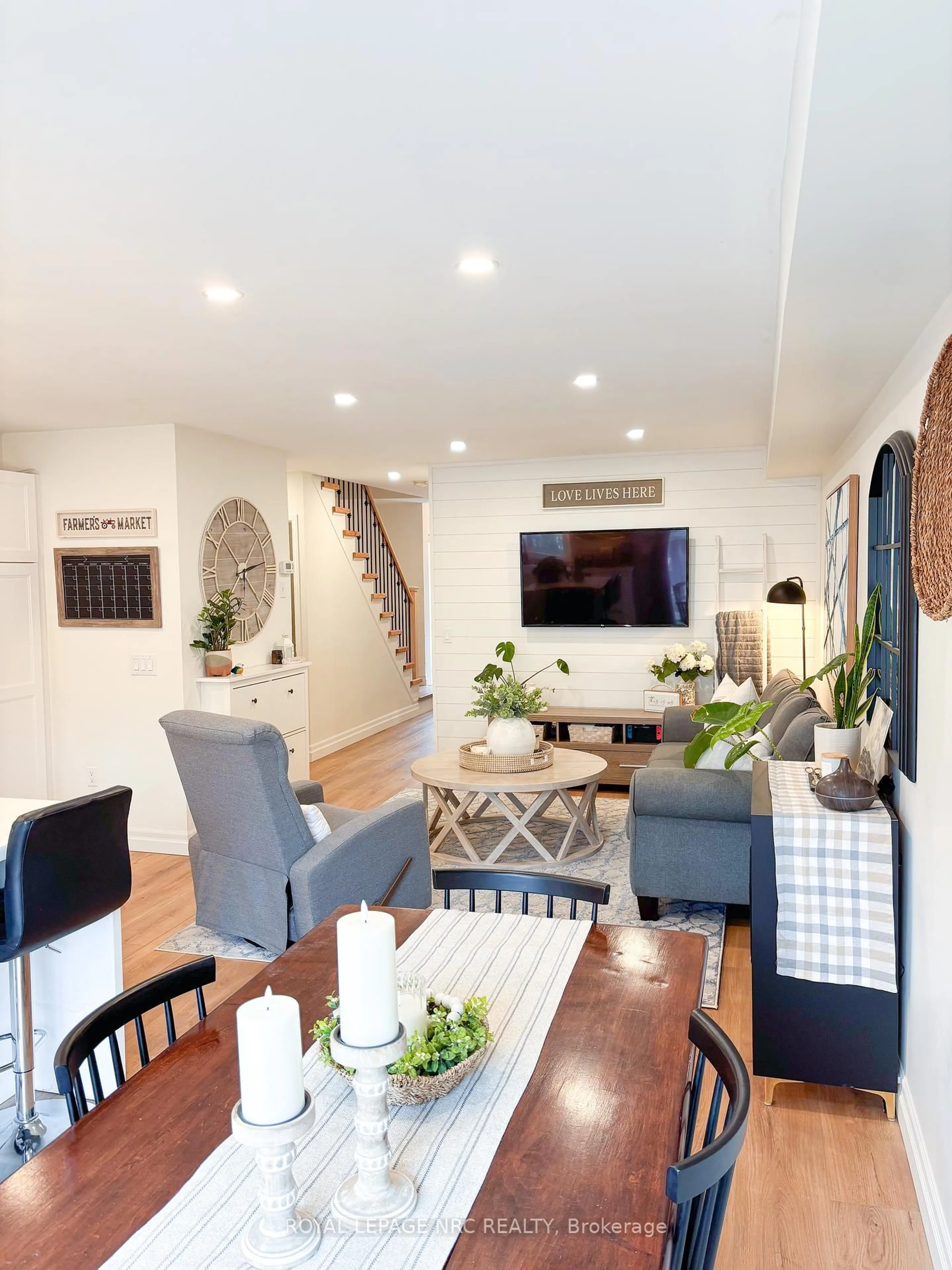 Living room with furniture, unknown for 710 Spring Gardens St #49, Burlington Ontario L7T 4K7