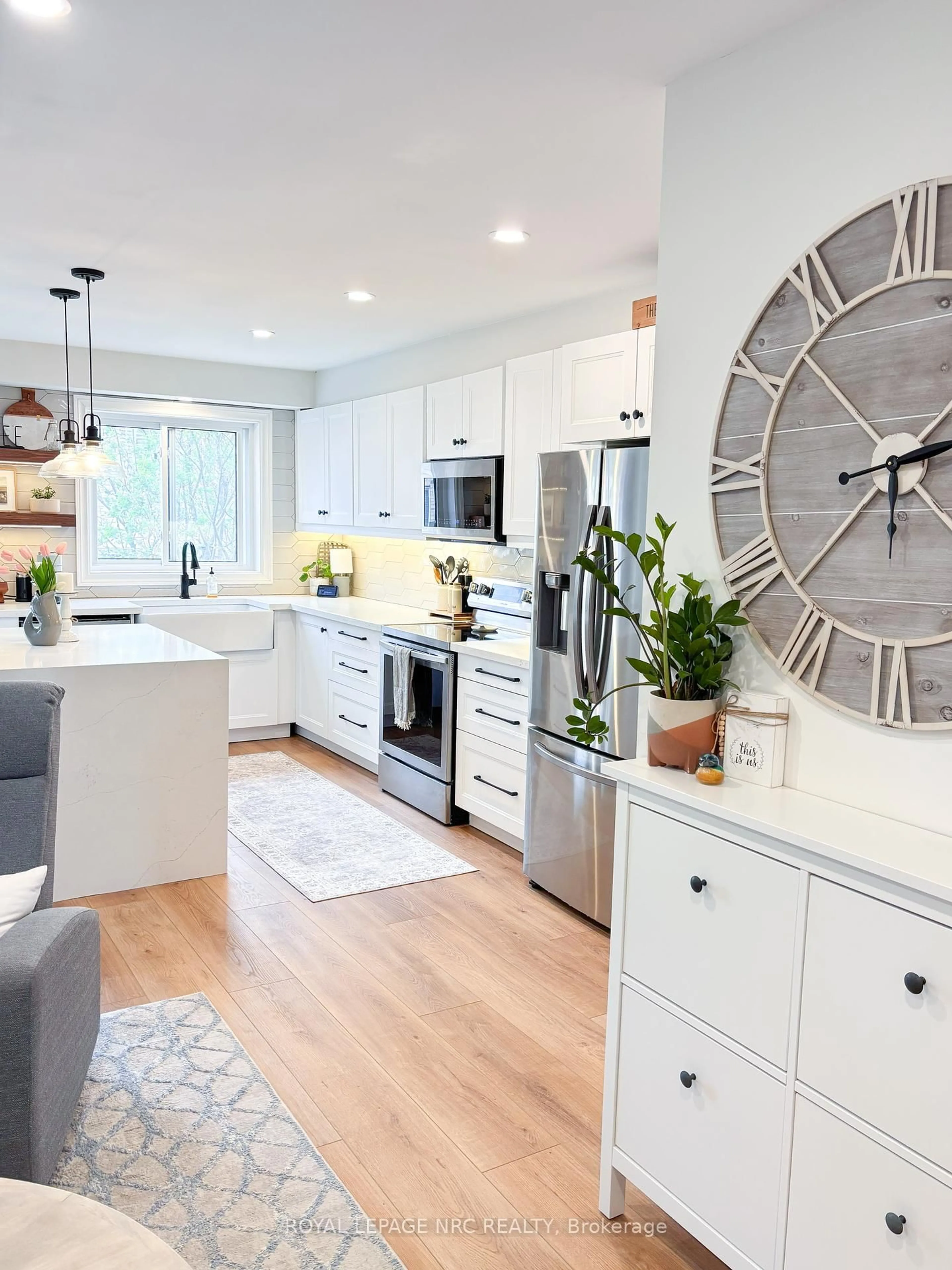 Open concept kitchen, unknown for 710 Spring Gardens St #49, Burlington Ontario L7T 4K7