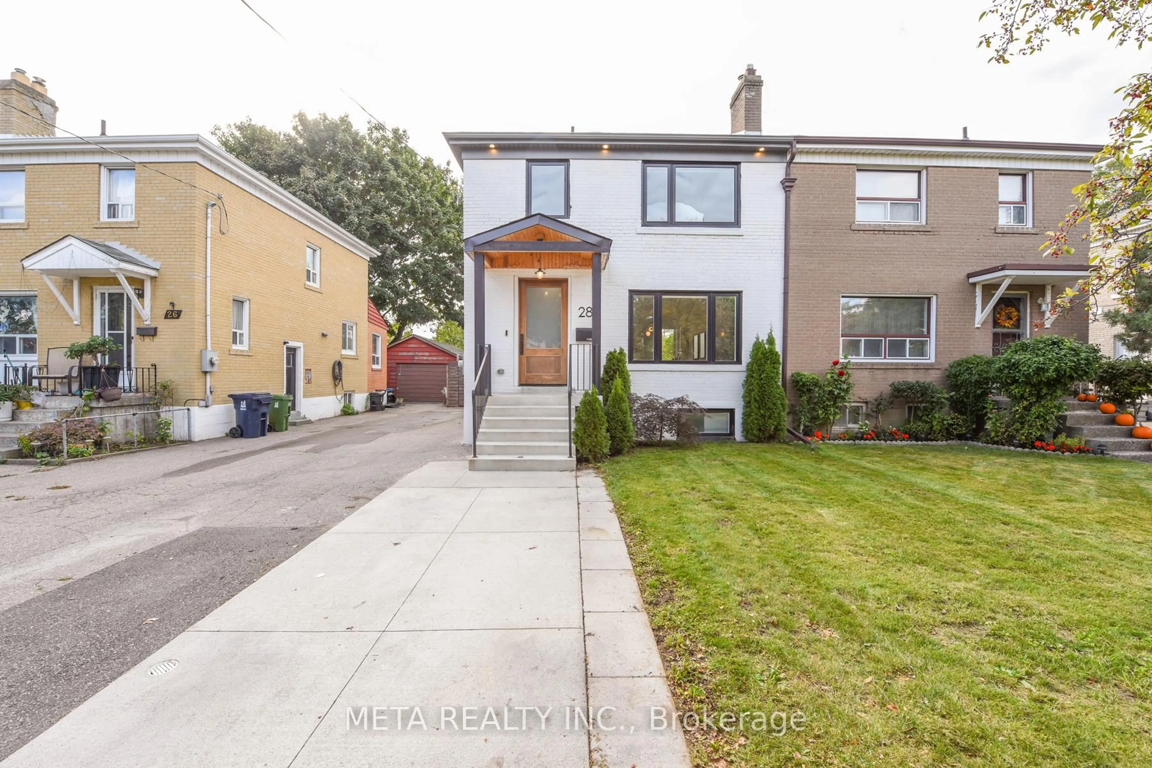 Unknown for 28 Connorvale Ave, Toronto Ontario M8W 4A1