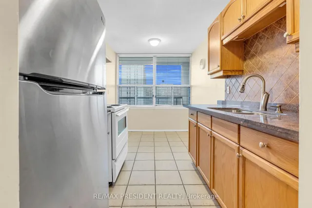 Additional property image - 21 Knightsbridge Rd Unit 1408