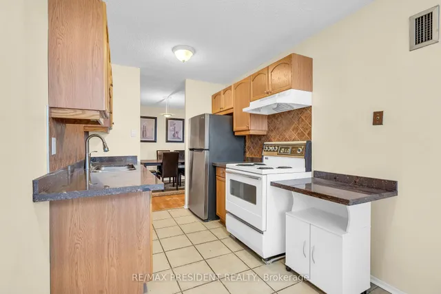 Additional property image - 21 Knightsbridge Rd Unit 1408