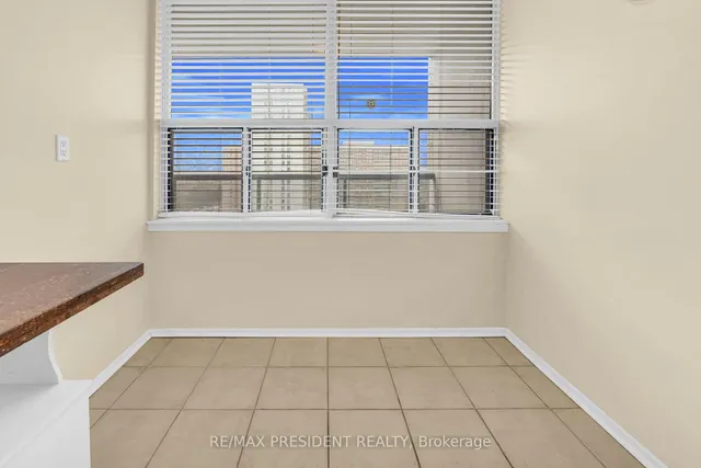 Additional property image - 21 Knightsbridge Rd Unit 1408