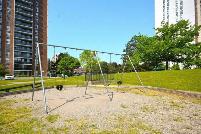 Additional property image - 21 Knightsbridge Rd Unit 1408