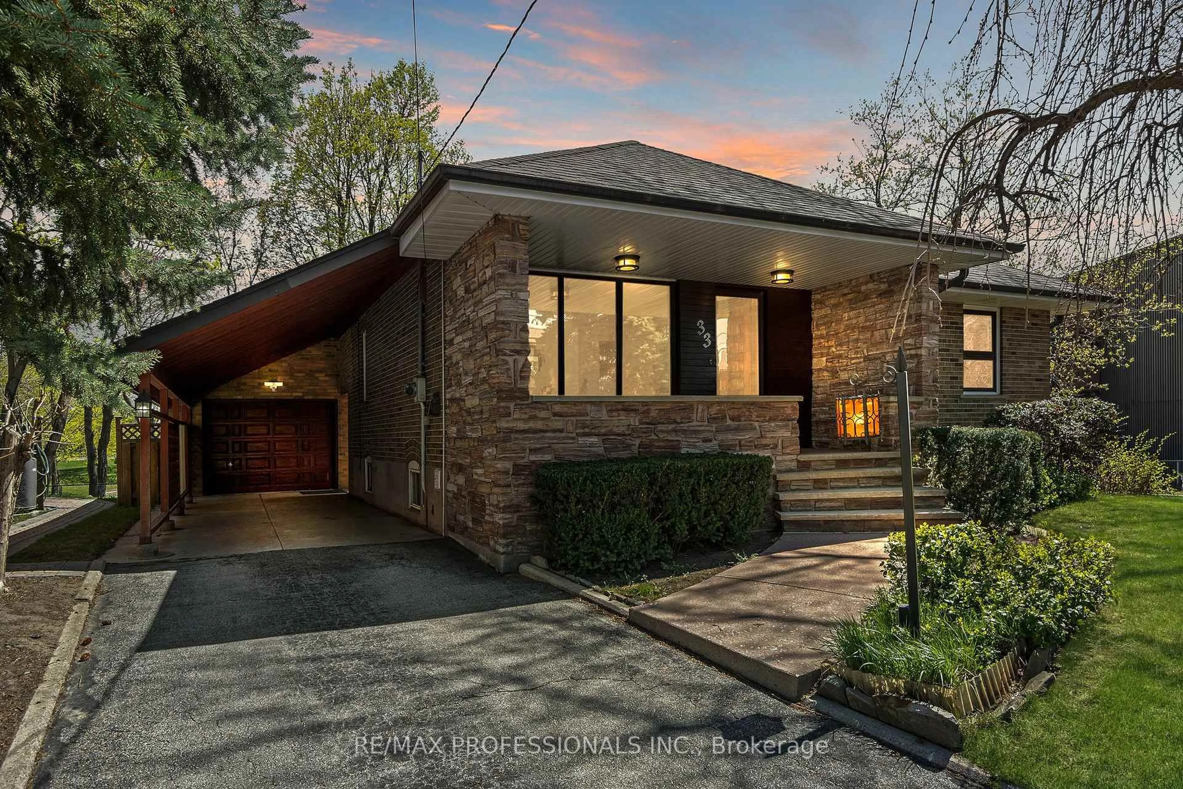 Home with brick exterior material, street for 33 Heathrow Dr, Toronto Ontario M3M 1X1