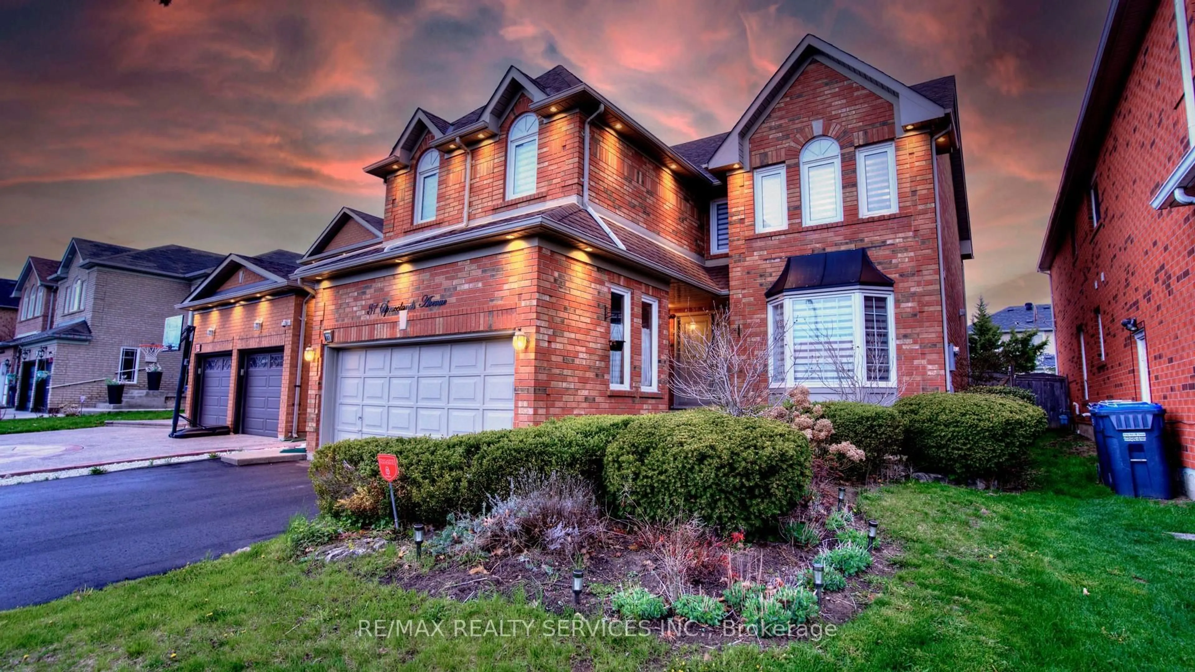 Home with brick exterior material, street for 87 Sprucelands Ave, Brampton Ontario L6R 1N3
