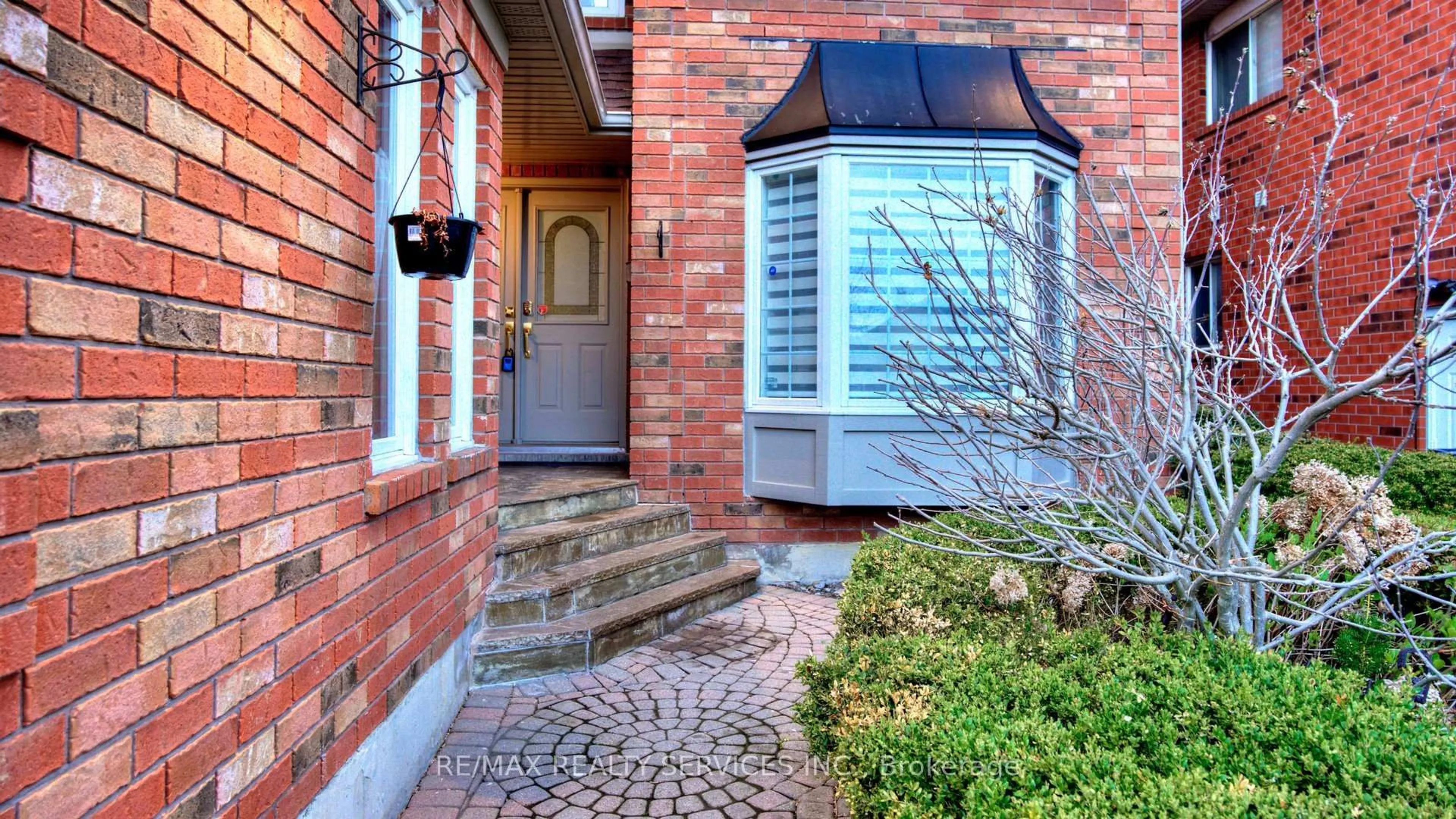 Home with brick exterior material, street for 87 Sprucelands Ave, Brampton Ontario L6R 1N3