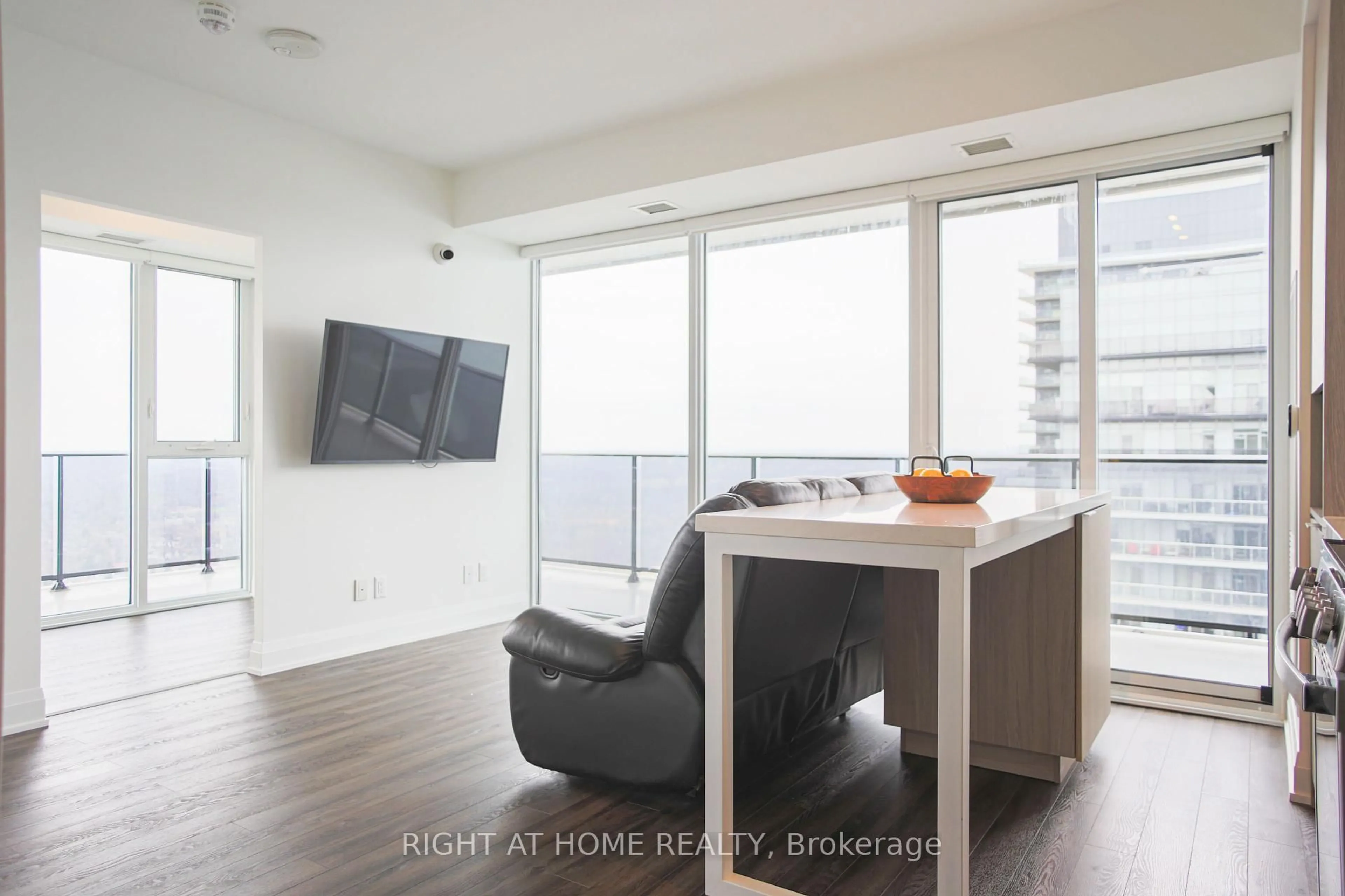Unknown for 70 Annie Craig Dr #5002, Toronto Ontario M8V 0G2
