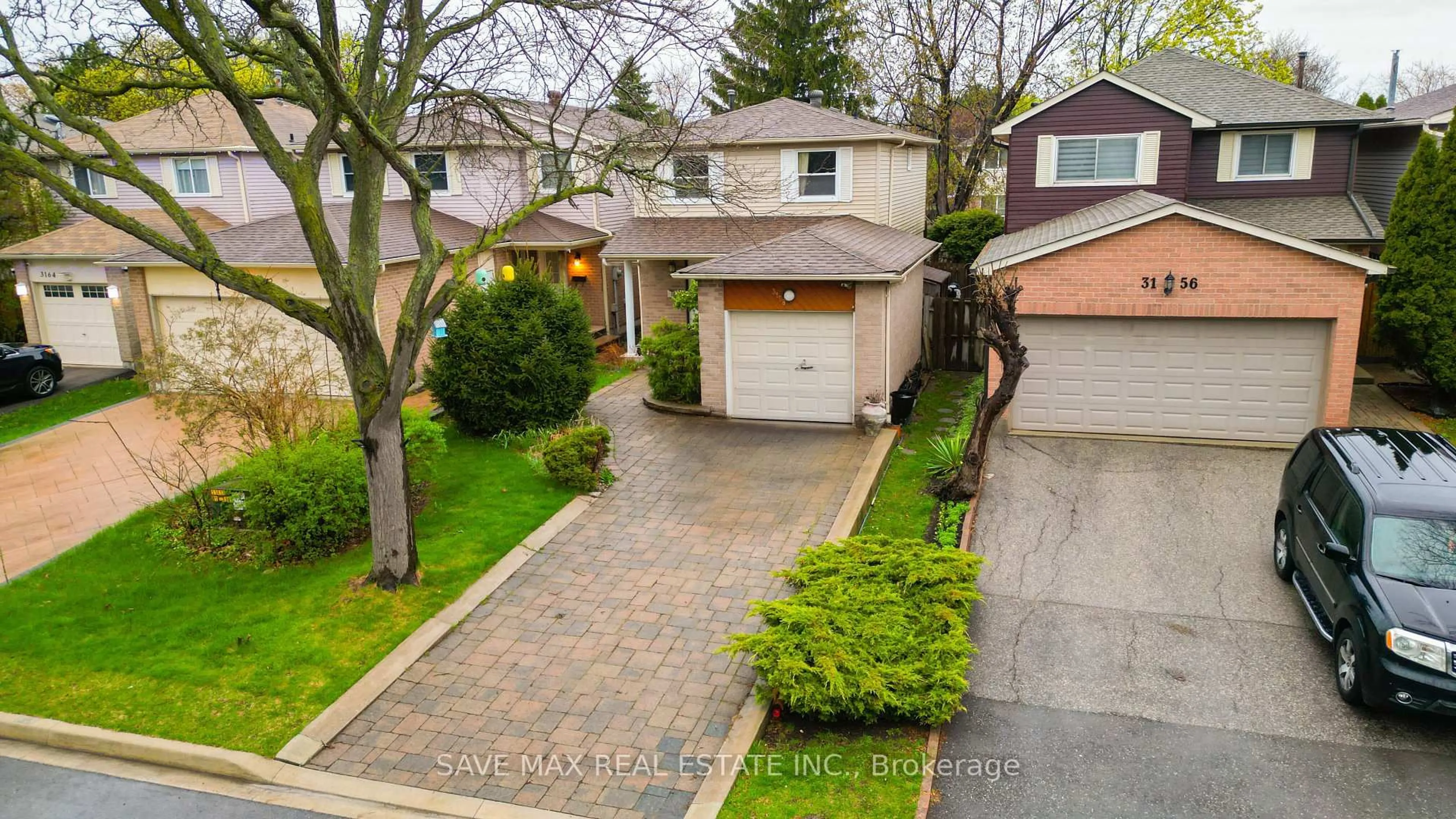 A pic from outside/outdoor area/front of a property/back of a property/a pic from drone, street for 3158 Keynes Cres, Mississauga Ontario L5N 3A1