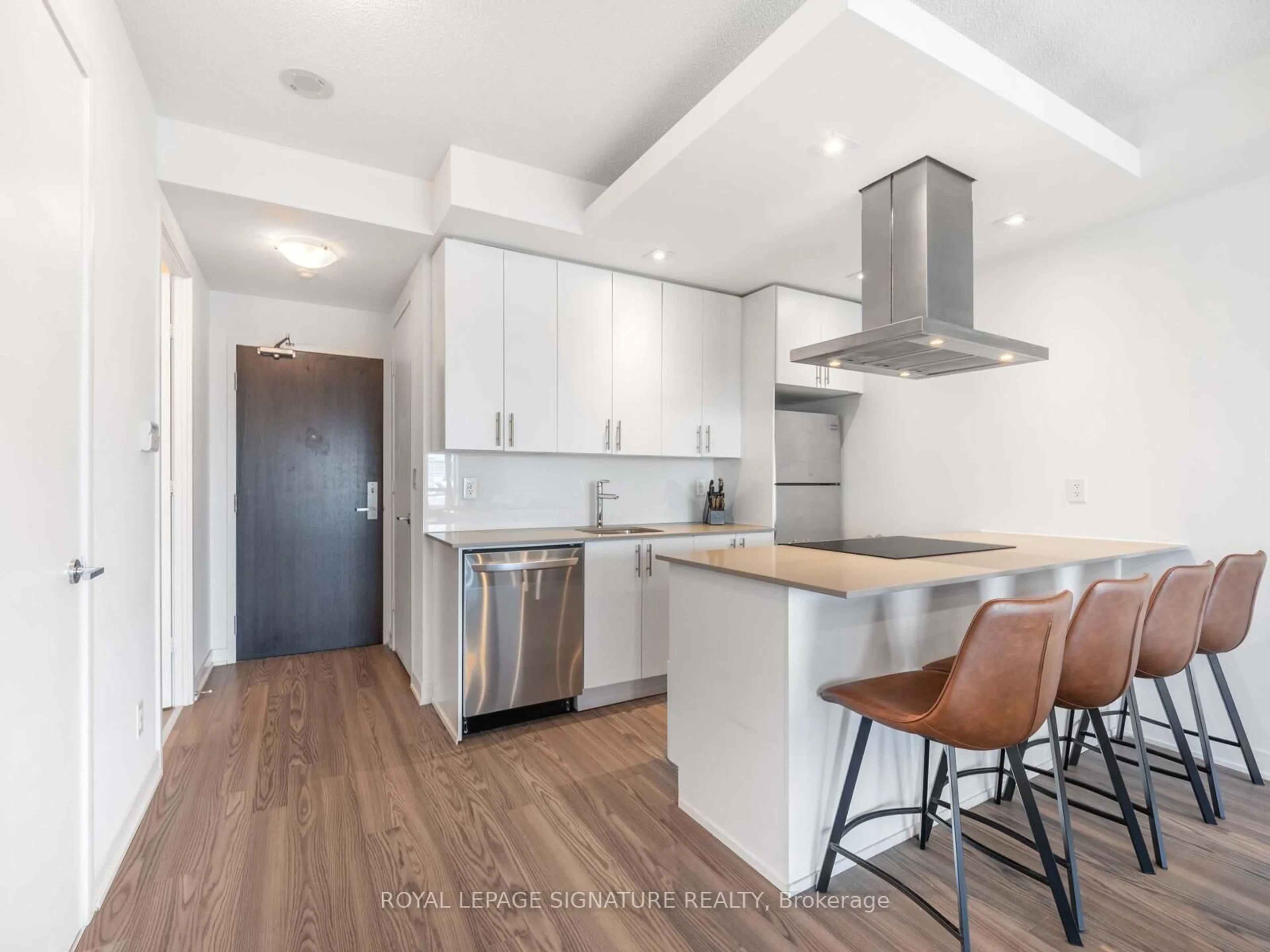 Open concept kitchen, wood/laminate floor for 165 Legion Rd #2233, Toronto Ontario M8Y 0B3