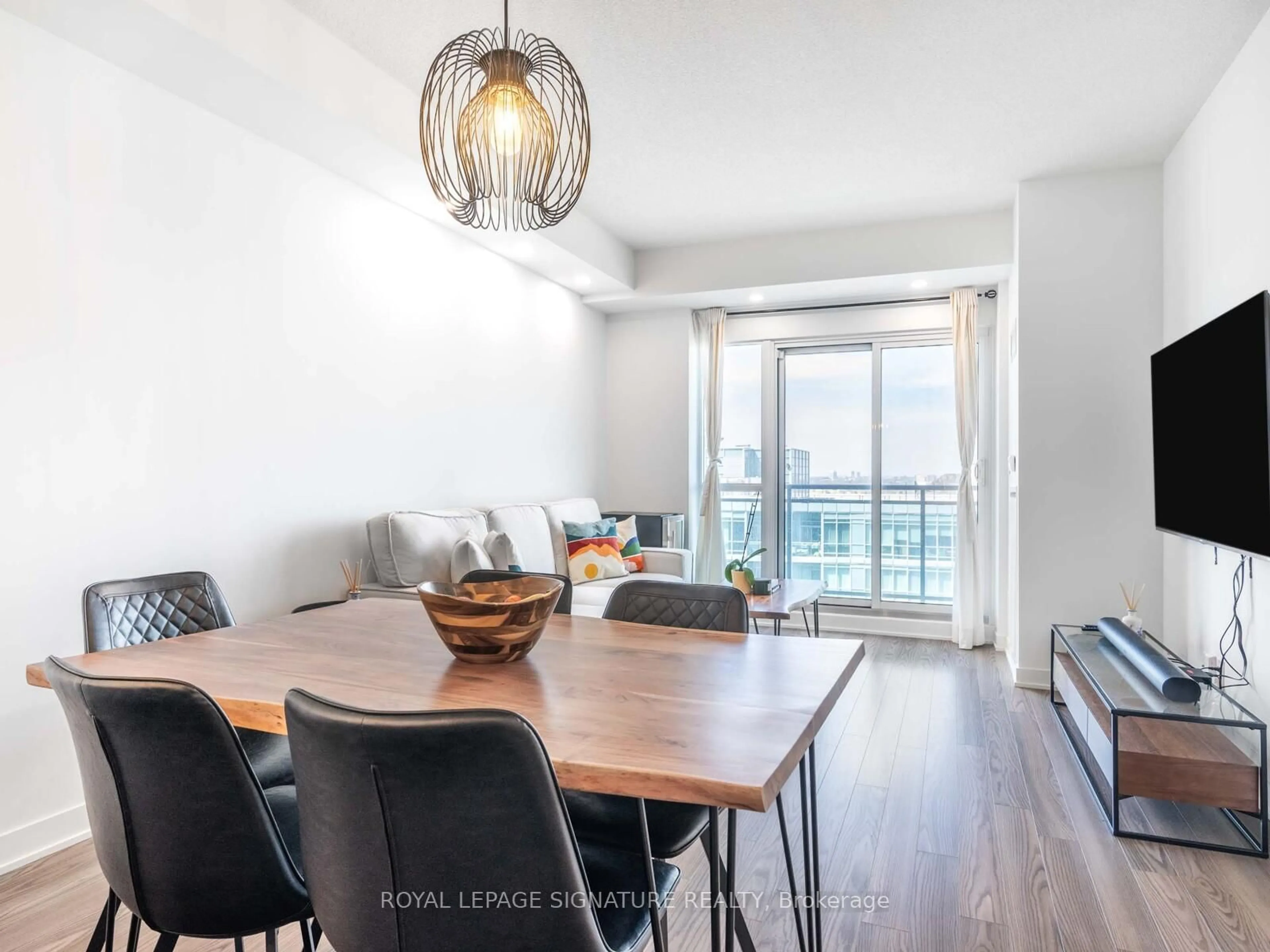 Dining room, wood/laminate floor for 165 Legion Rd #2233, Toronto Ontario M8Y 0B3