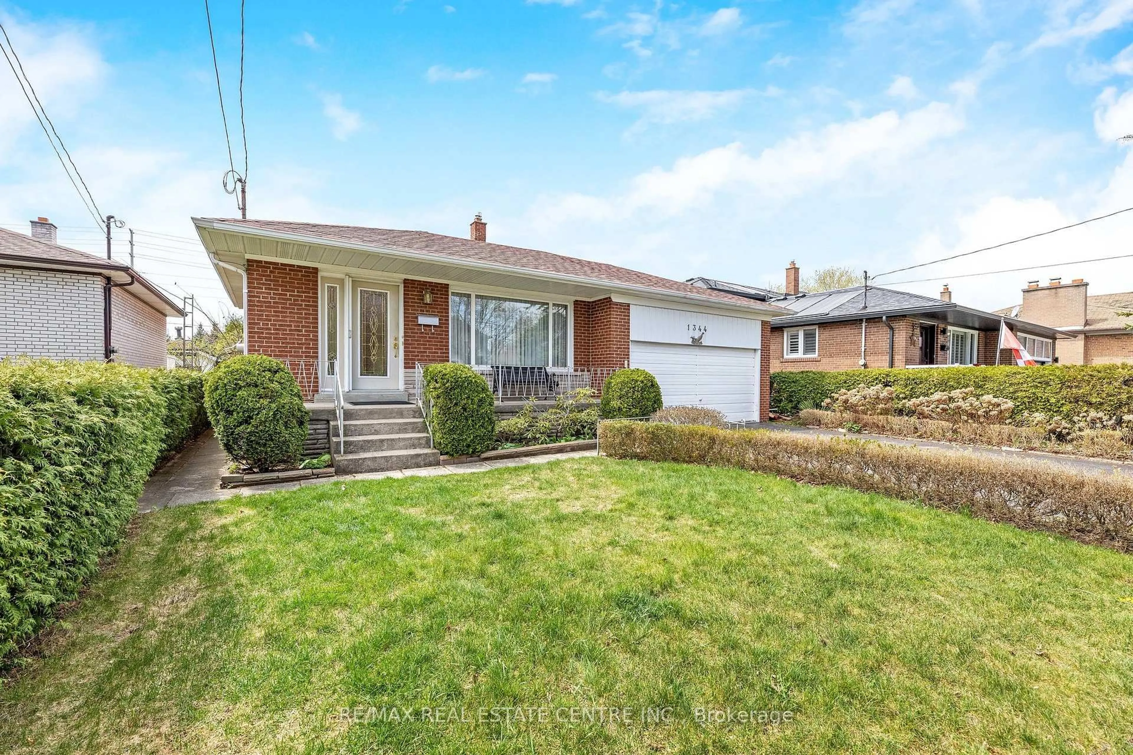 Unknown for 1344 STRATHY Ave, Mississauga Ontario L5E 2L2
