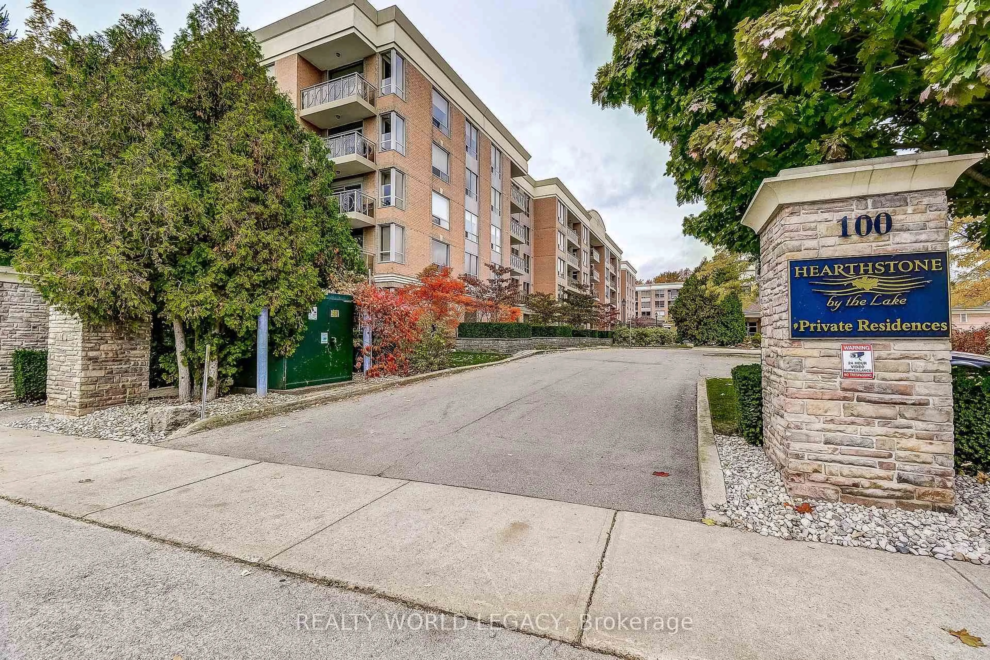 Patio, street for 100 Burloak Dr #1308, Burlington Ontario L7L 6P6