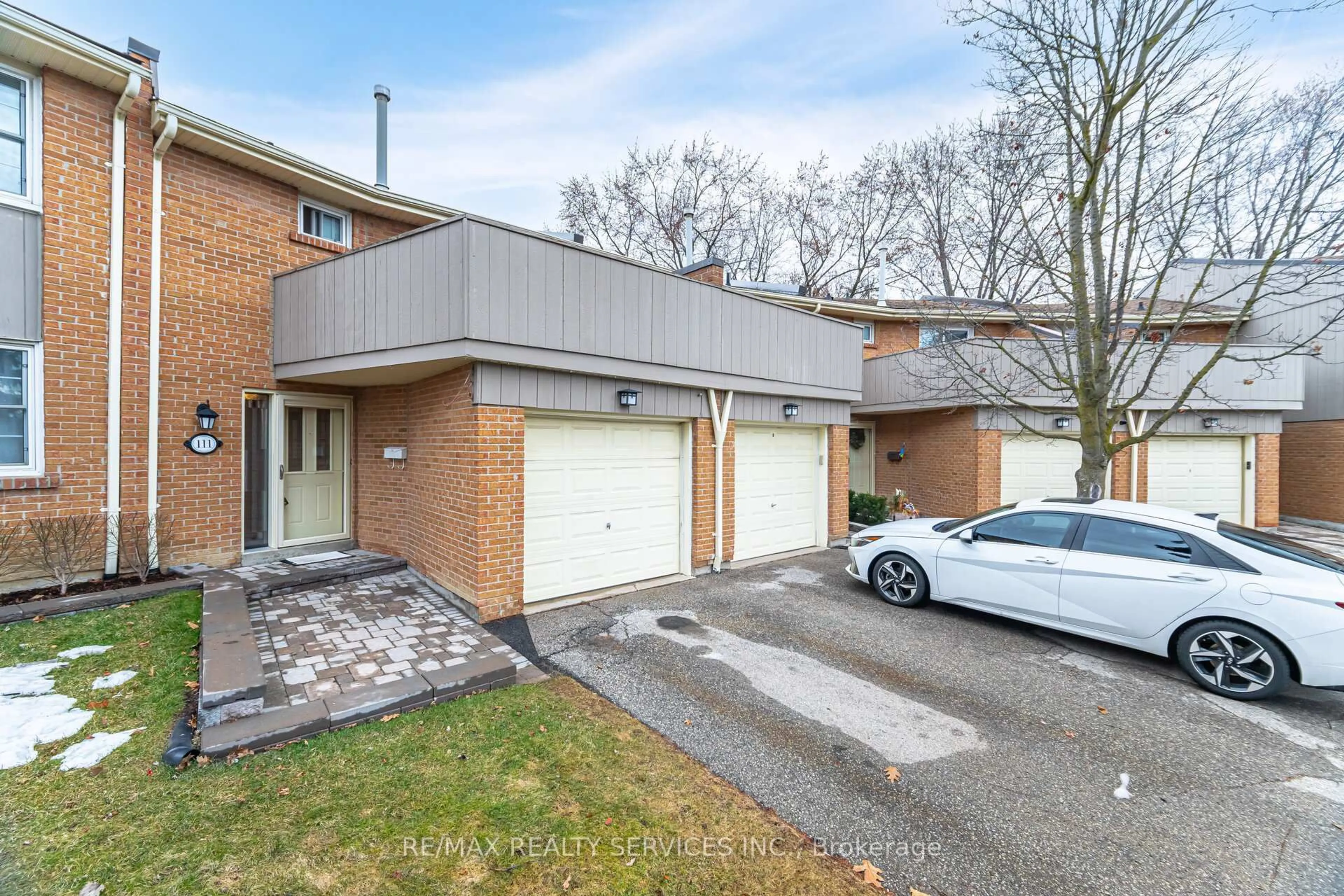 Unknown for 1951 Rathburn Rd #111, Mississauga Ontario L4W 2N9