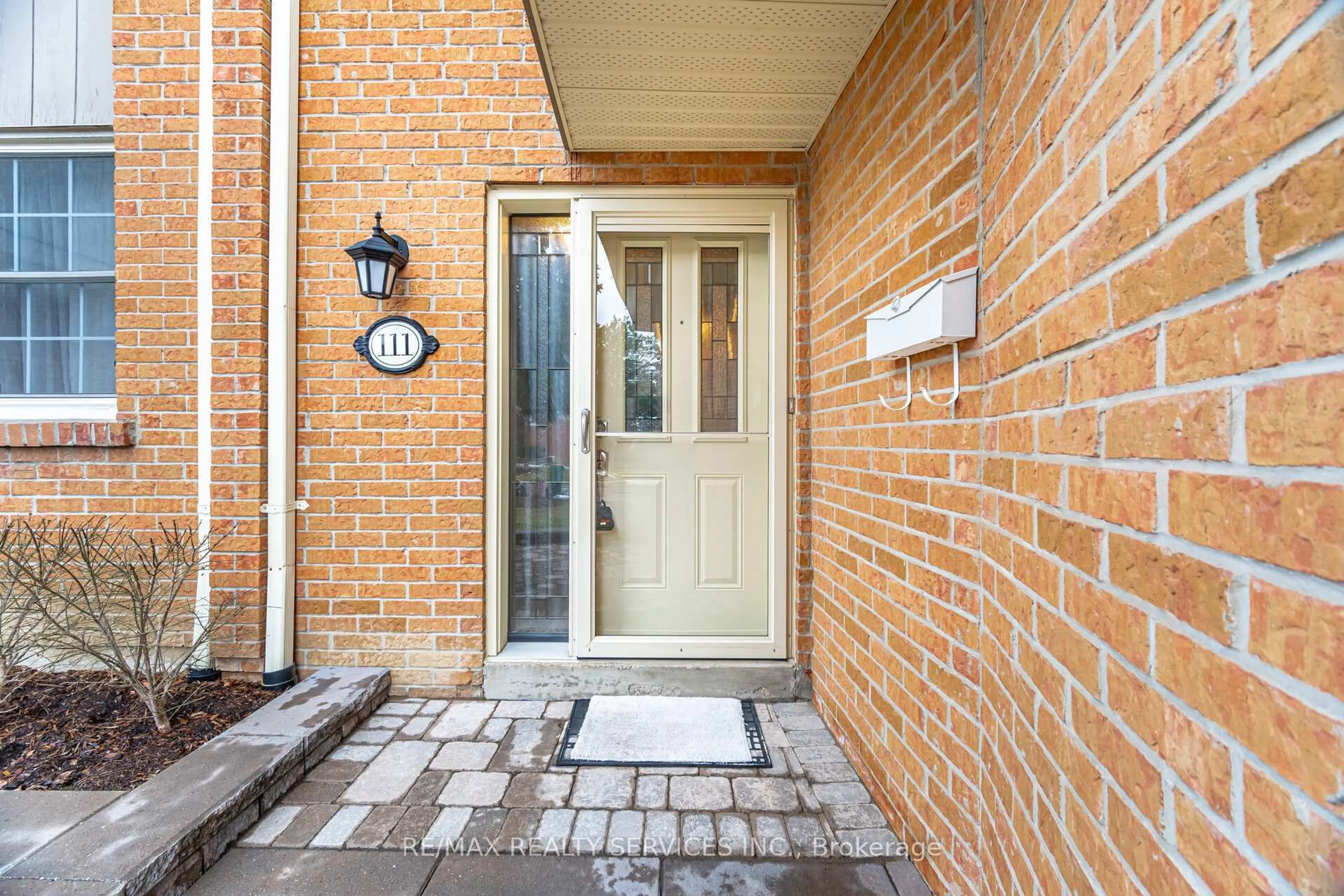 Unknown for 1951 Rathburn Rd #111, Mississauga Ontario L4W 2N9
