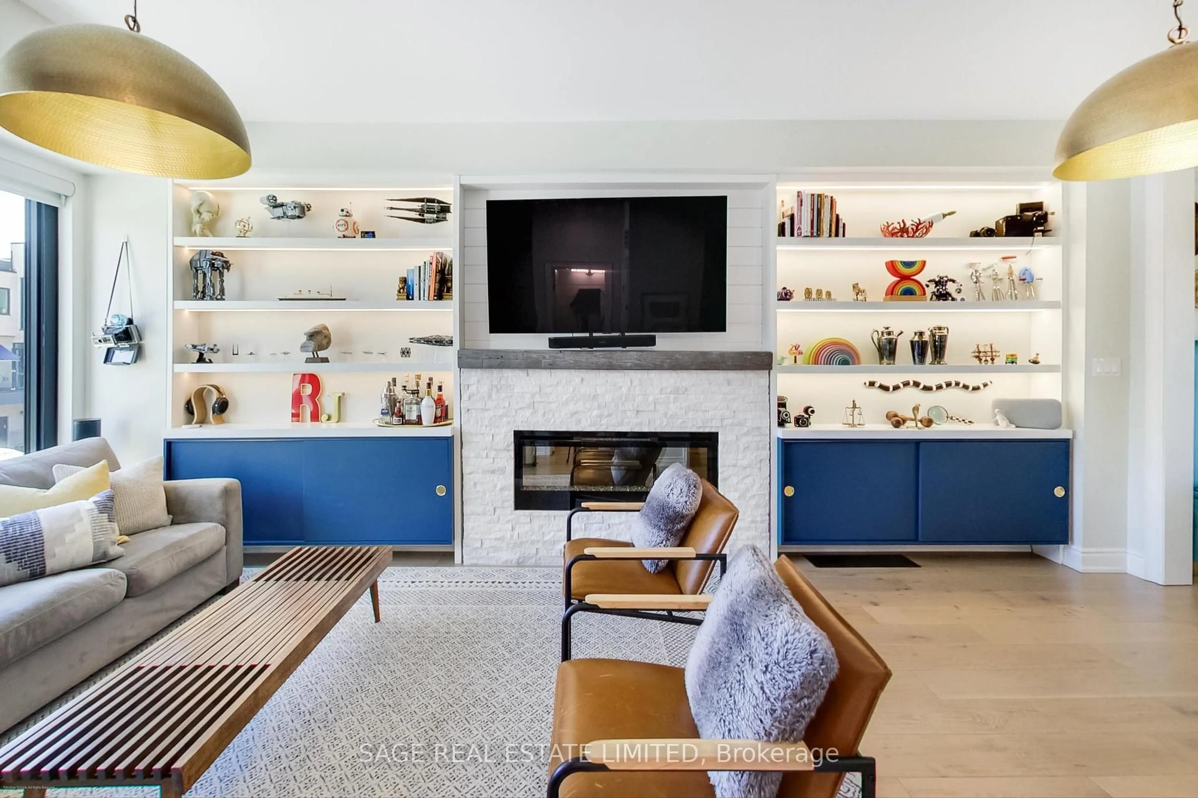 Living room with furniture, unknown for 66 Pony Farm Dr, Toronto Ontario M9R 0B3