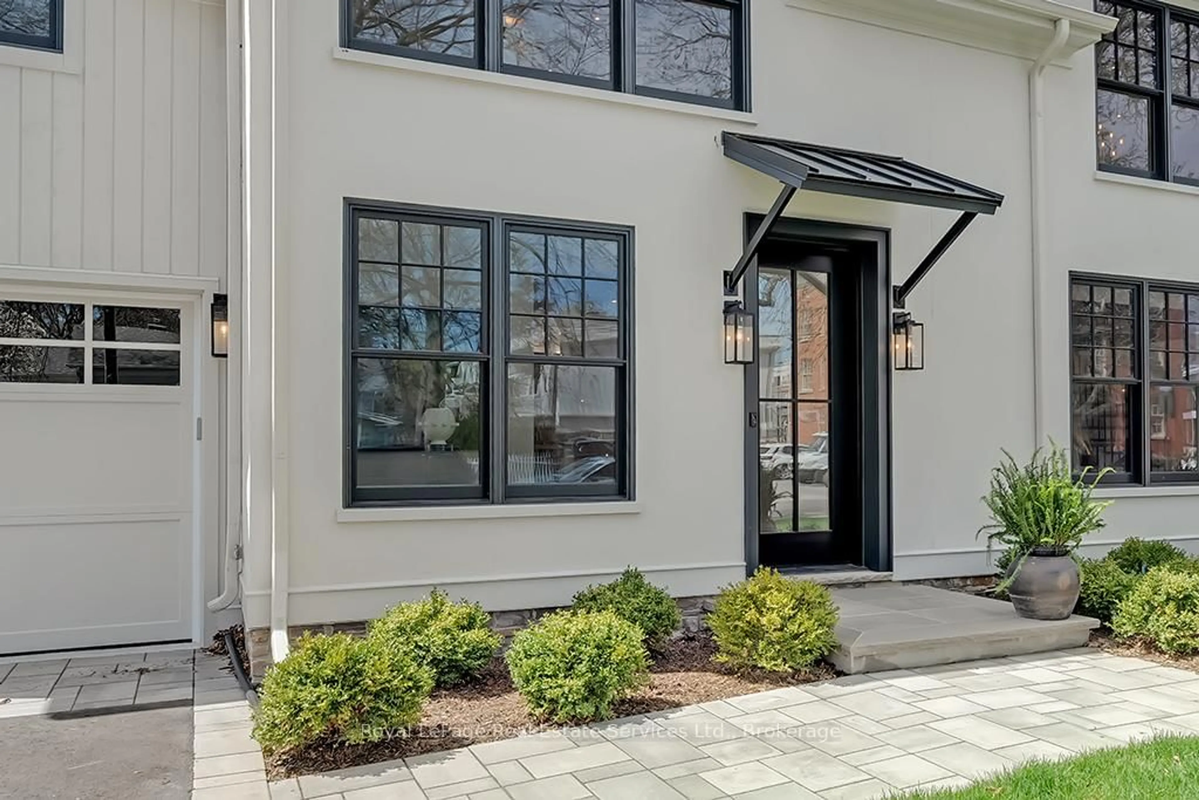 Unknown for 68 Navy St, Oakville Ontario L6J 2Y9