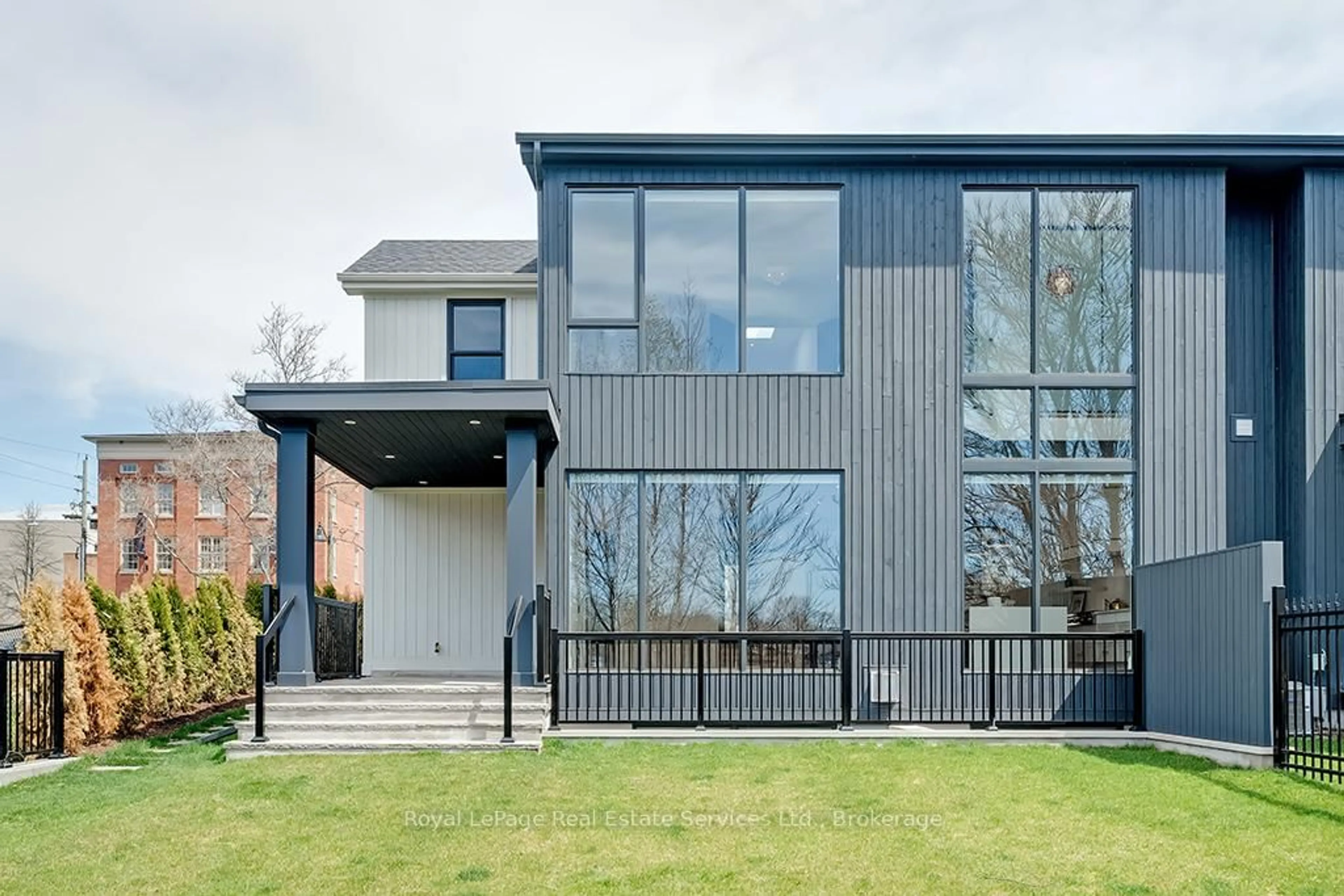 Home with brick exterior material, unknown for 70 Navy St, Oakville Ontario L6J 2Y9