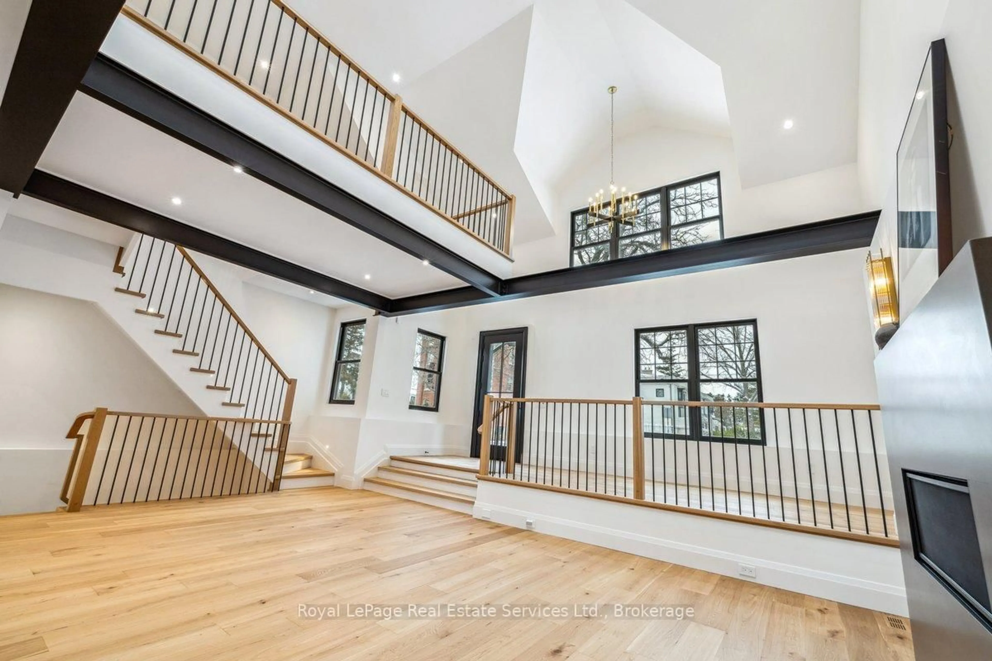 Unknown for 70 Navy St, Oakville Ontario L6J 2Y9