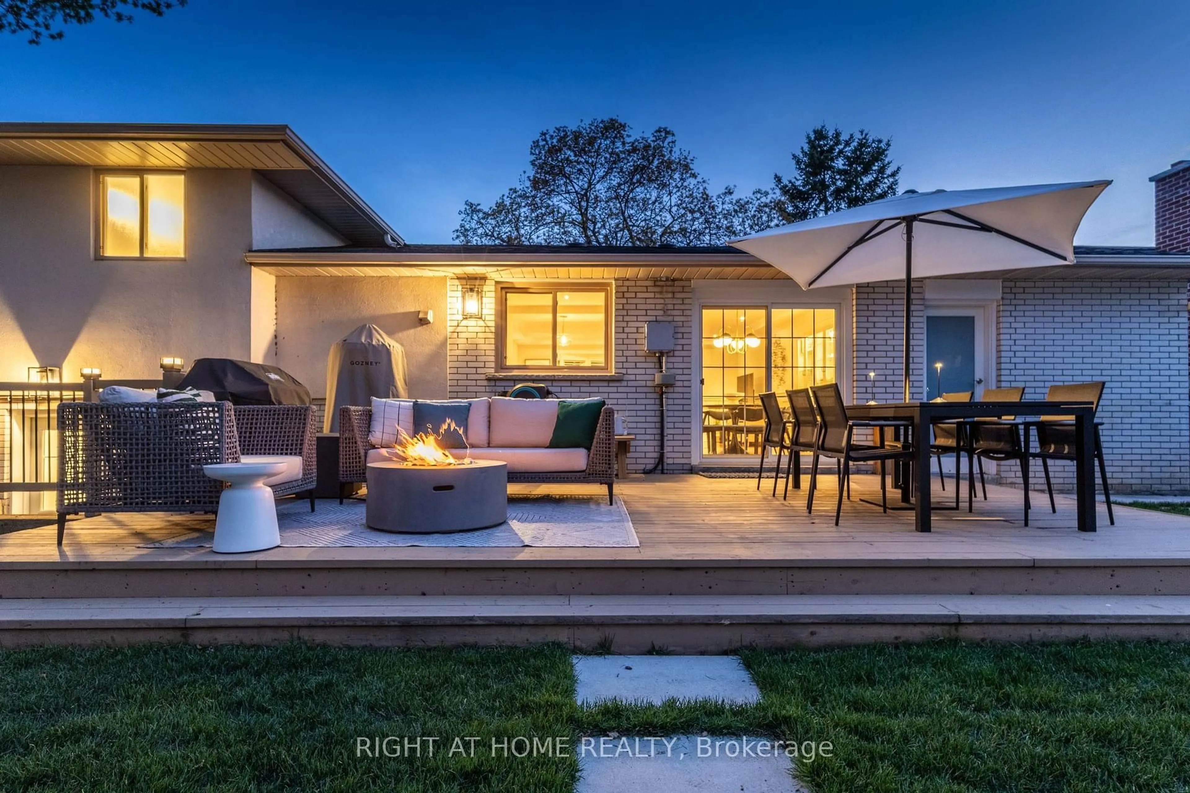 Patio, street for 337 Monica Cres, Burlington Ontario L7N 1Z5