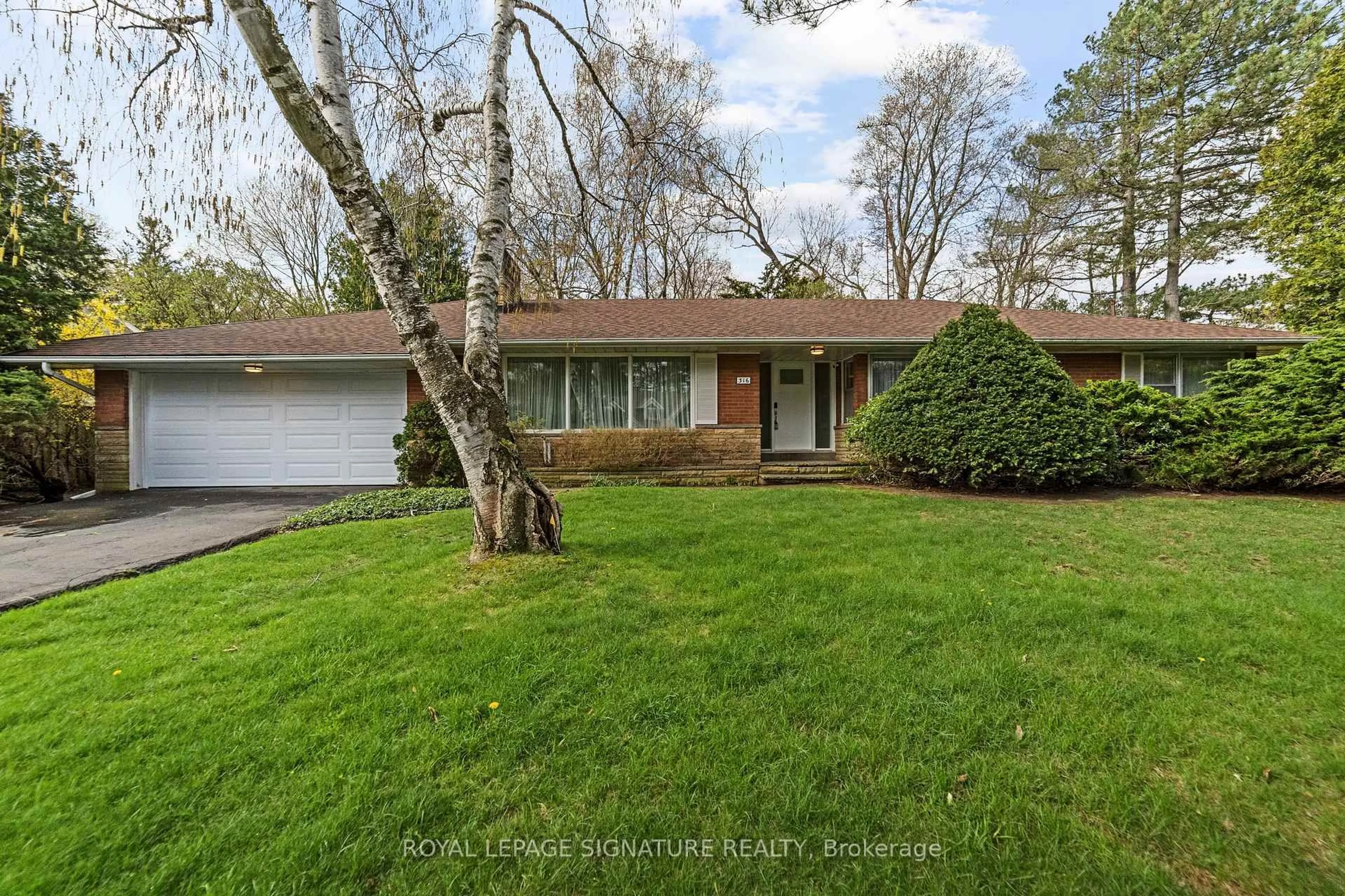 Home with vinyl exterior material, street for 316 Coral Terr, Oakville Ontario L6J 4C4
