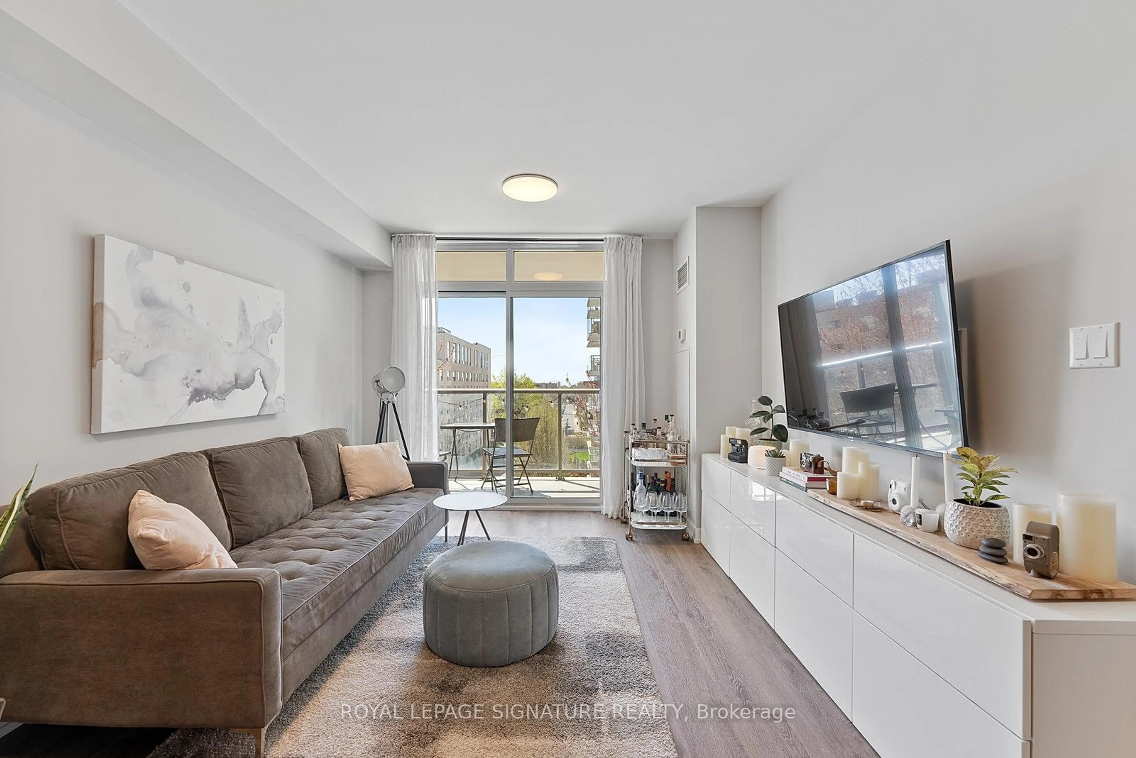Living room with furniture, unknown for 816 Lansdowne Ave #410, Toronto Ontario M6H 4K6