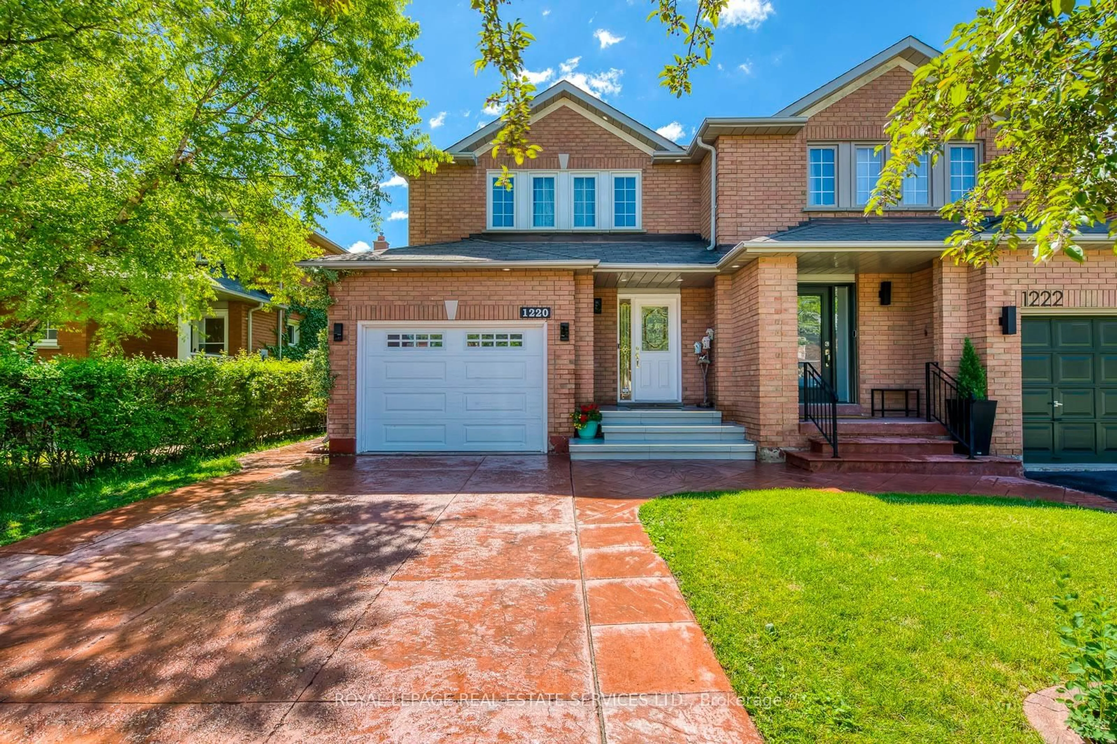 Home with brick exterior material, street for 1220 Old Oak Dr, Oakville Ontario L6M 3K6