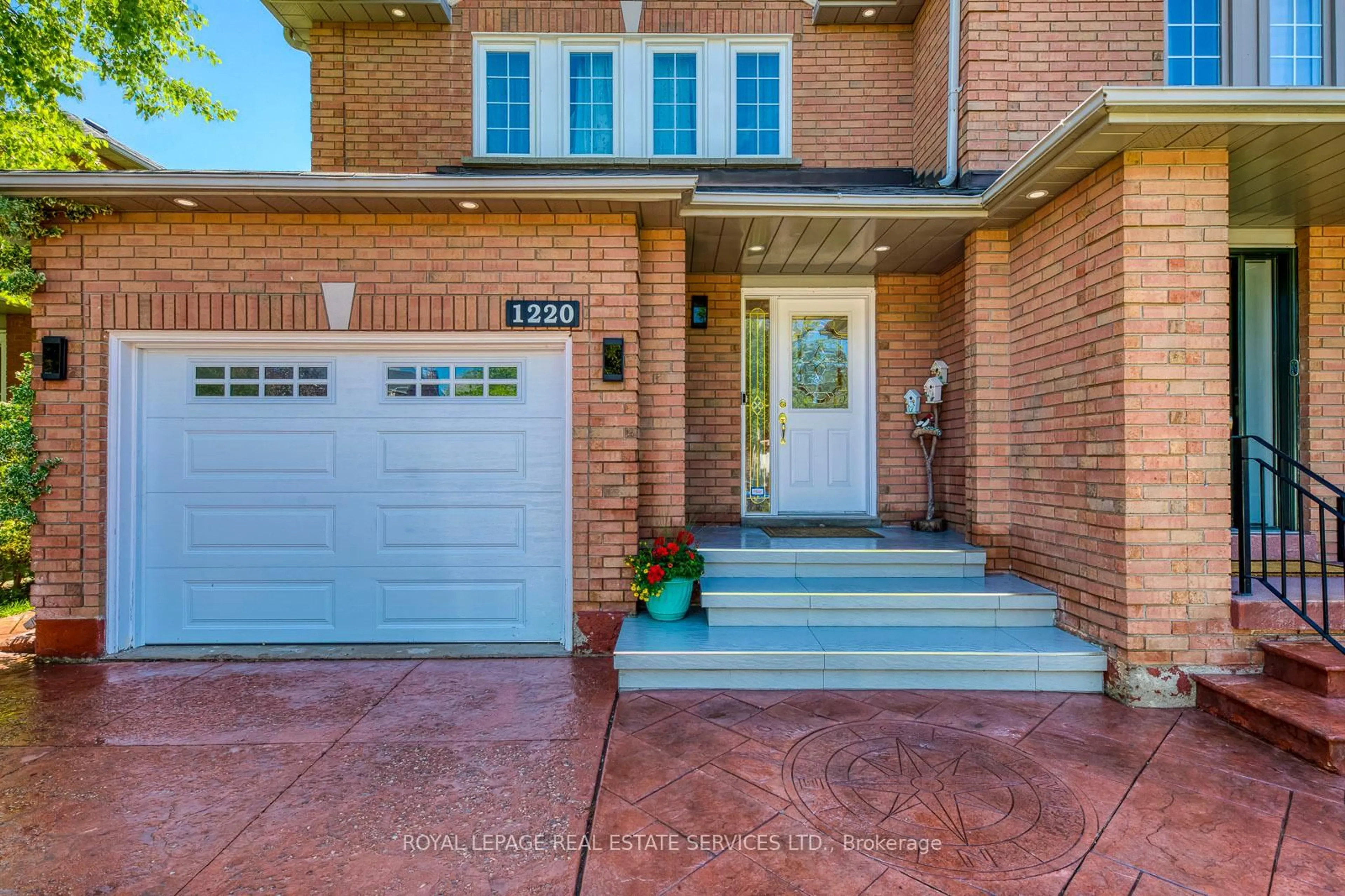 Home with brick exterior material, street for 1220 Old Oak Dr, Oakville Ontario L6M 3K6