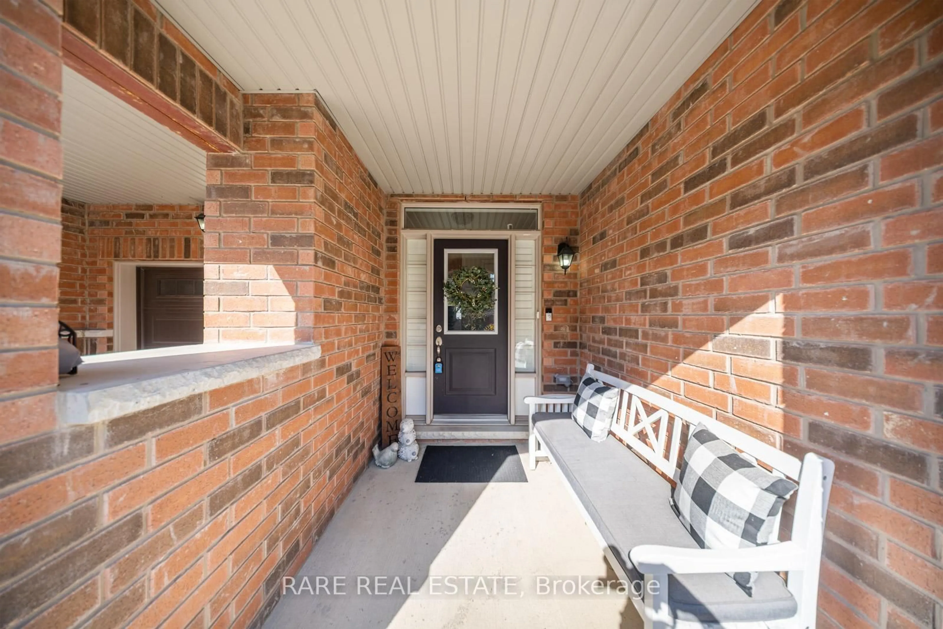 Indoor entryway for 160 Fruitvale Circ, Brampton Ontario L7A 5C4
