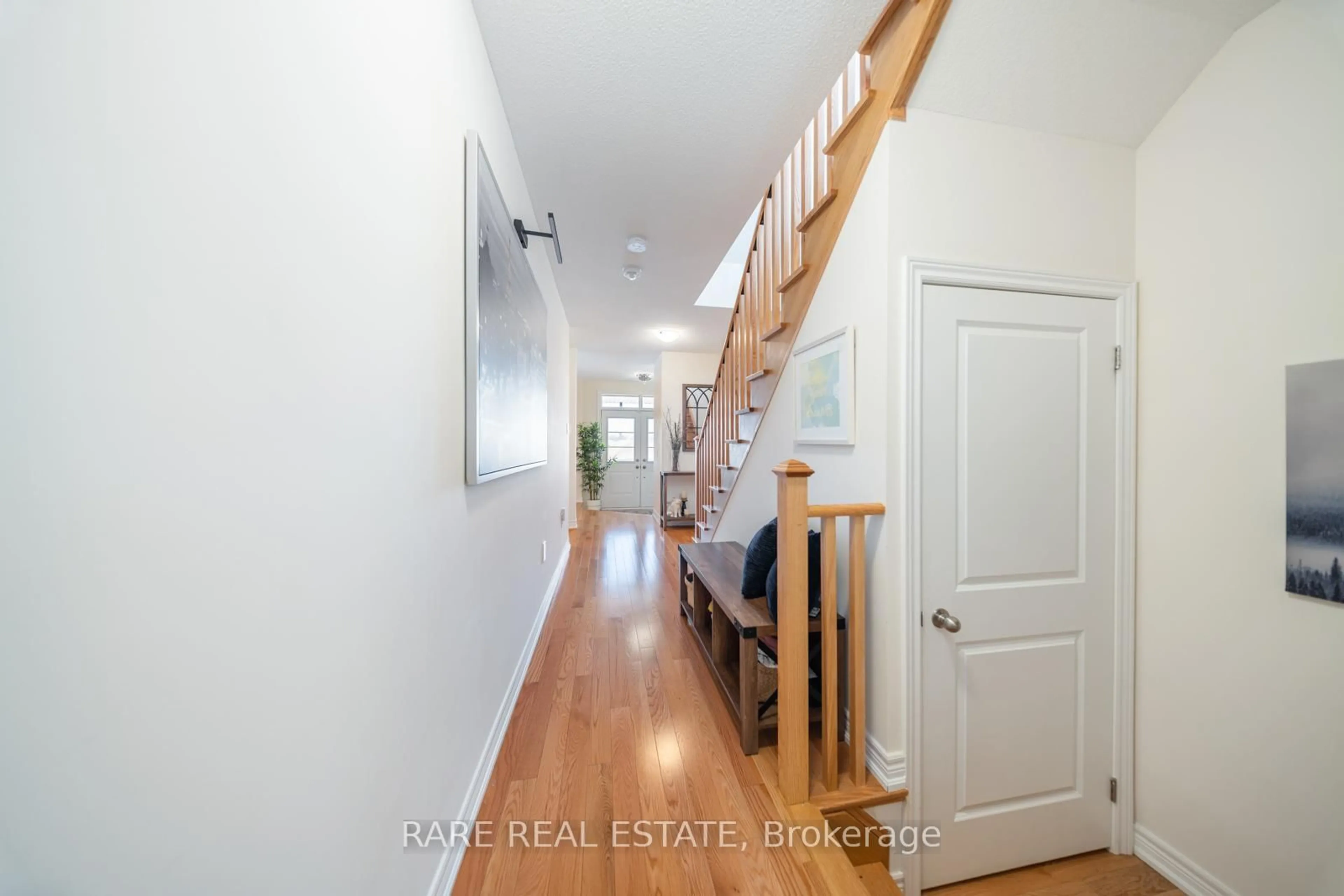 Indoor entryway for 160 Fruitvale Circ, Brampton Ontario L7A 5C4