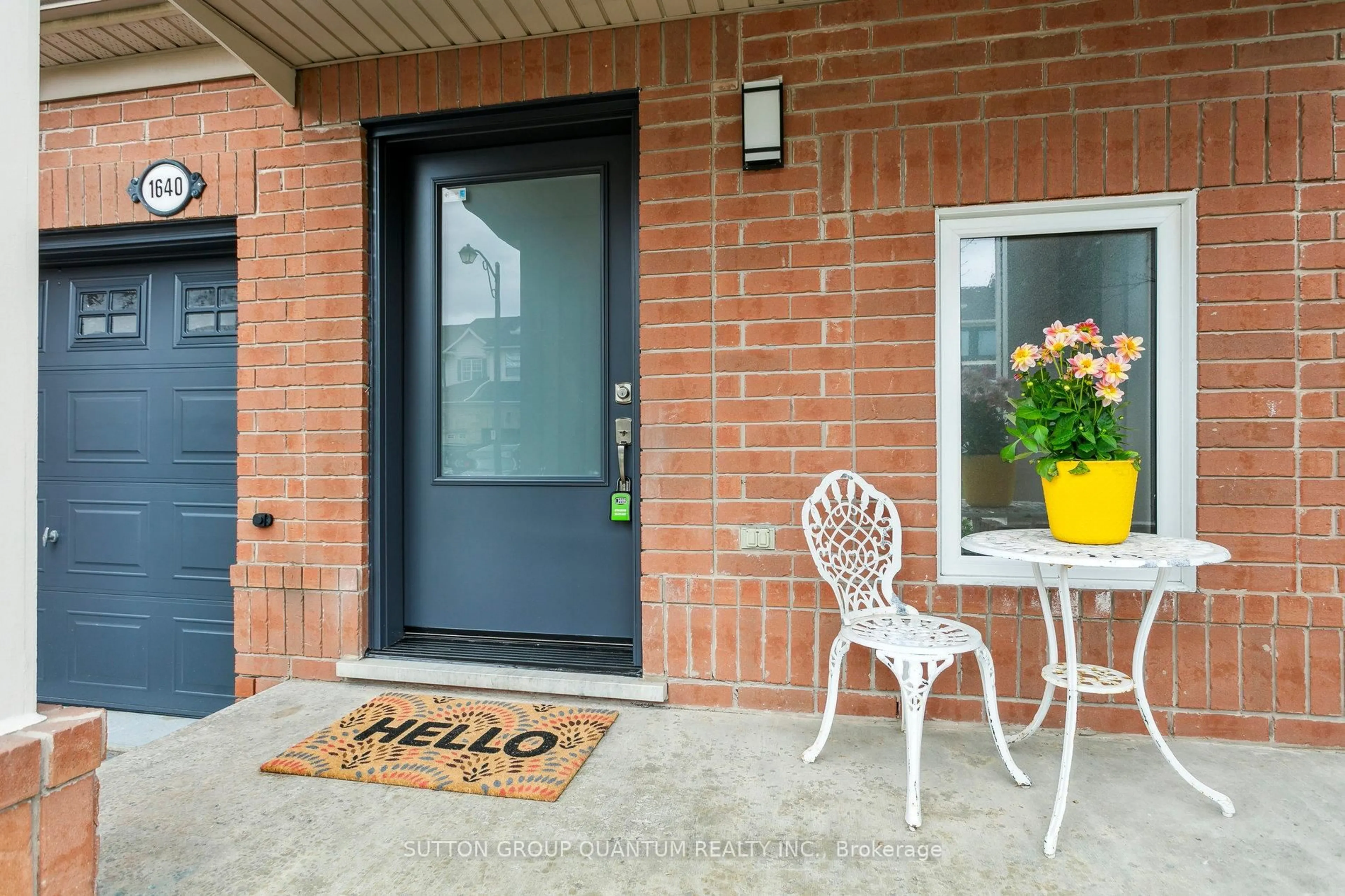 Patio, street for 1640 Beard Dr, Milton Ontario L9T 5N2