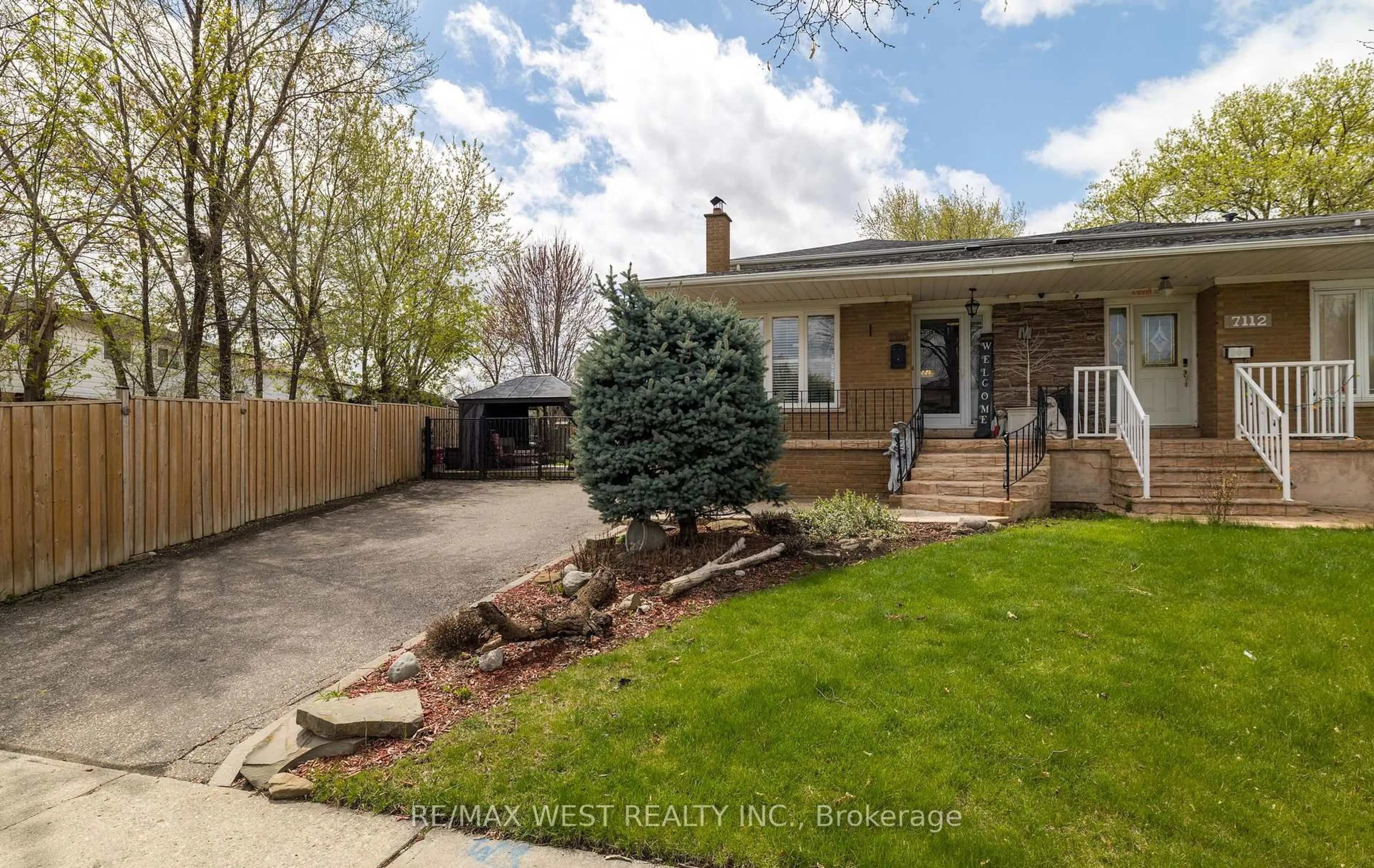 Home with brick exterior material, street for 7110 Codlin Ave, Mississauga Ontario L4T 2M4