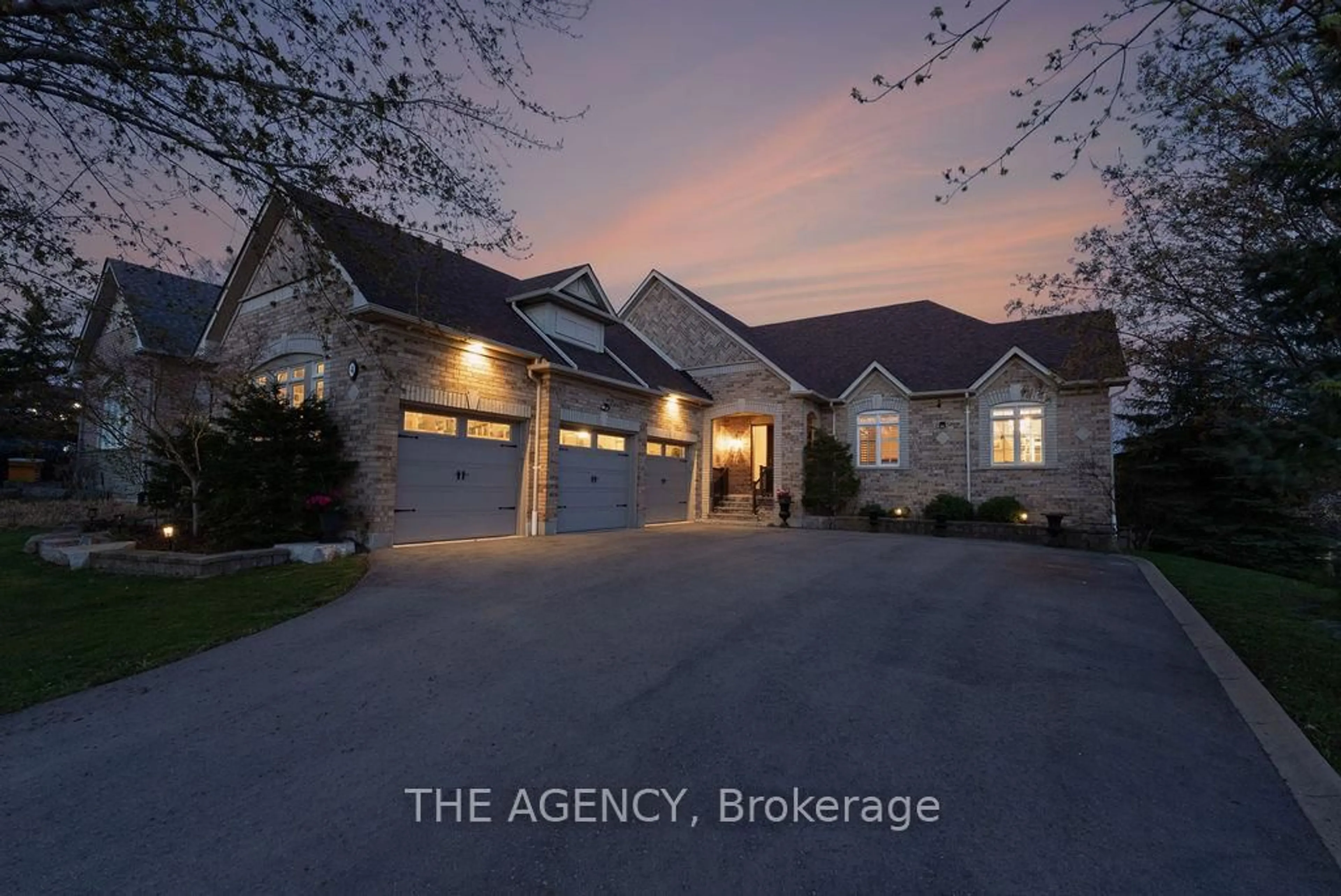 A pic from outside/outdoor area/front of a property/back of a property/a pic from drone, building for 4 Pride Crt, Brampton Ontario L6Y 5H3
