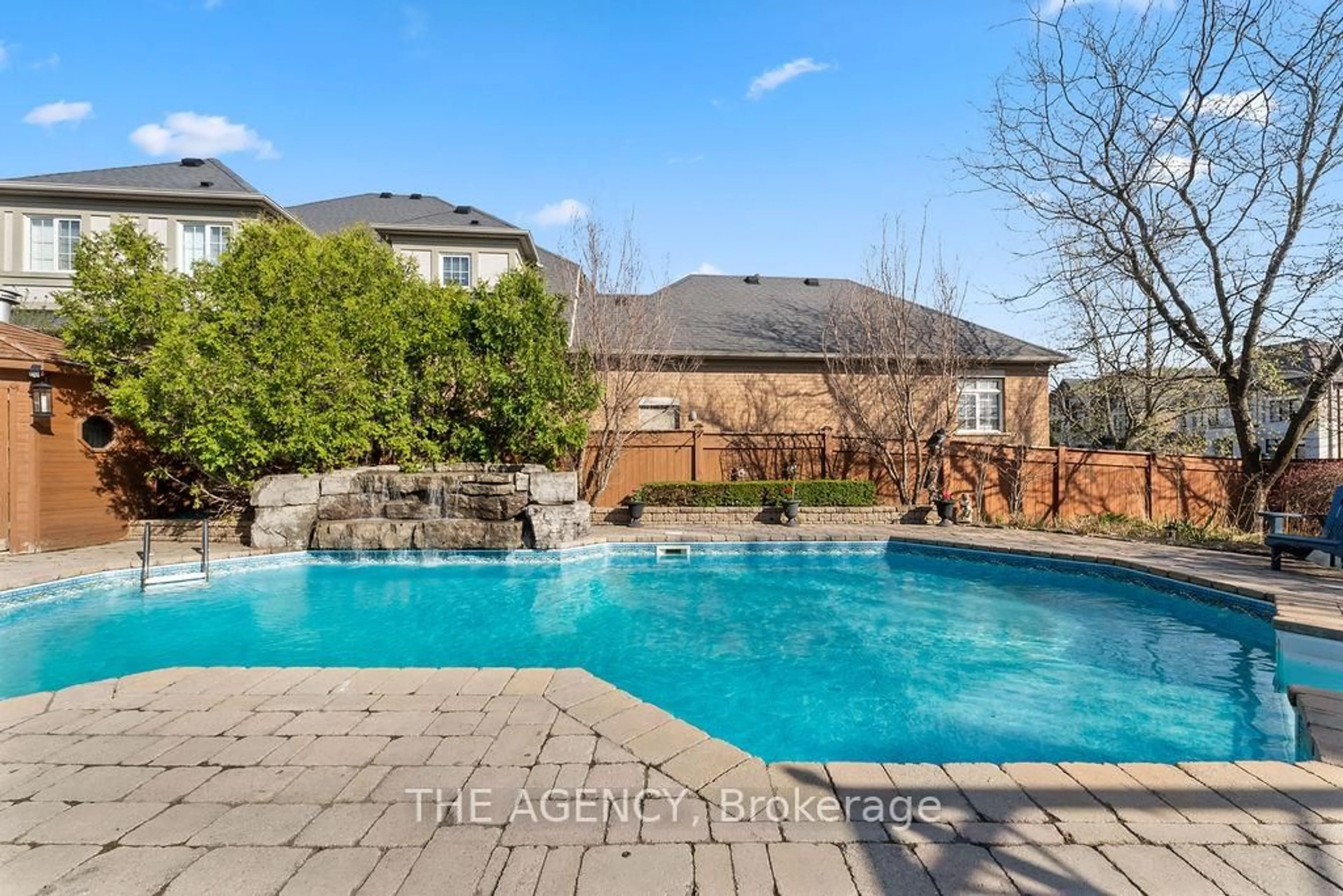 Pool for 4 Pride Crt, Brampton Ontario L6Y 5H3