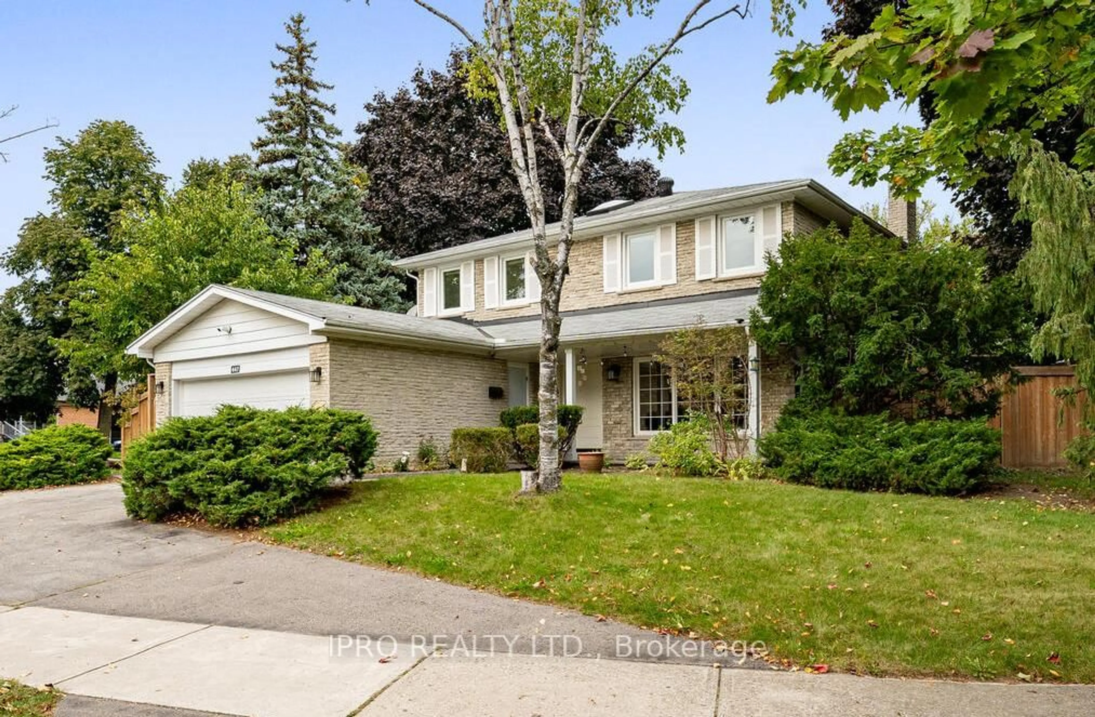 Home with brick exterior material, street for 447 Edgeworth Rd, Mississauga Ontario L5A 1R6