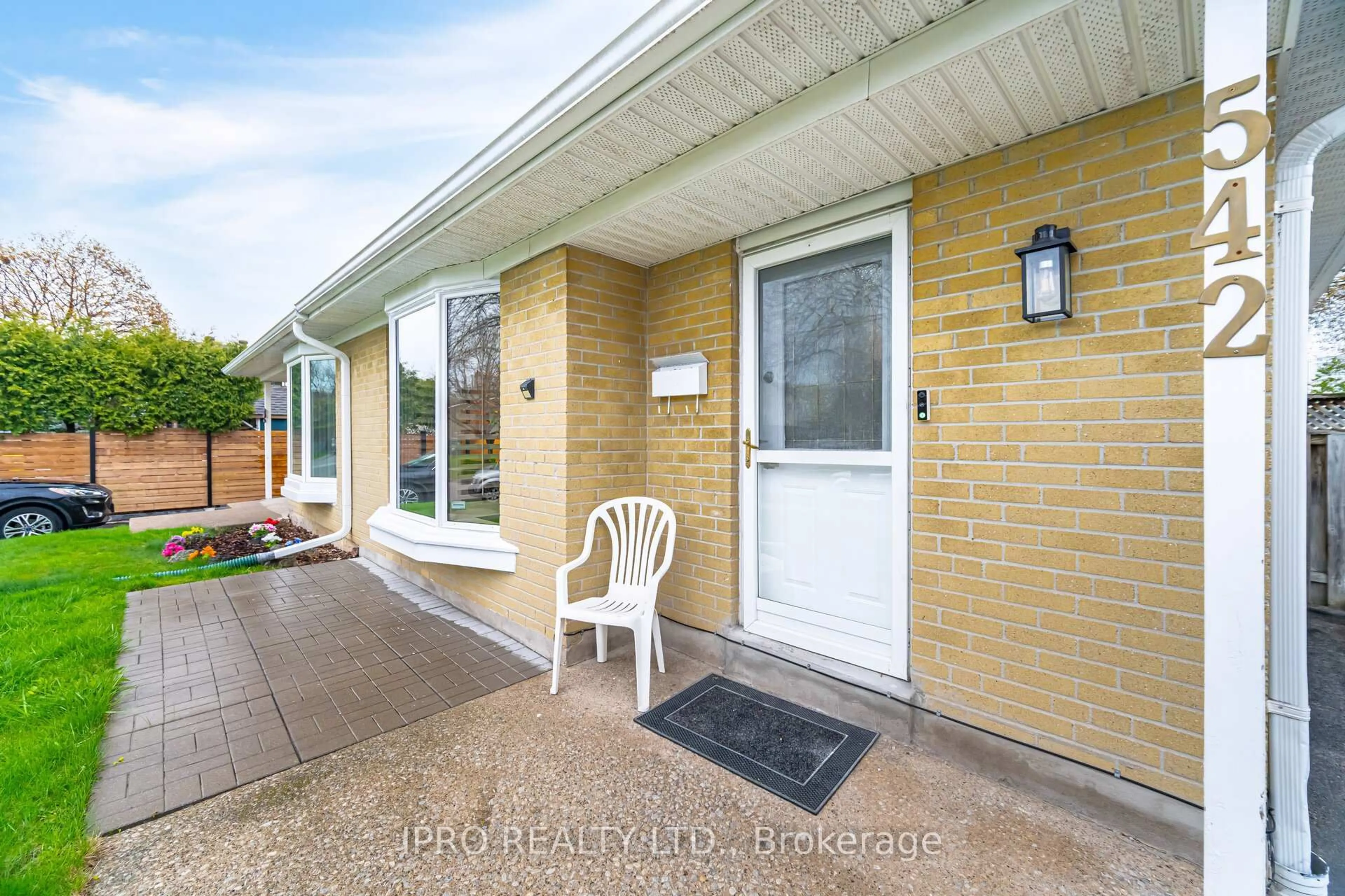 Unknown for 542 Lana Terr, Mississauga Ontario L5A 3B3