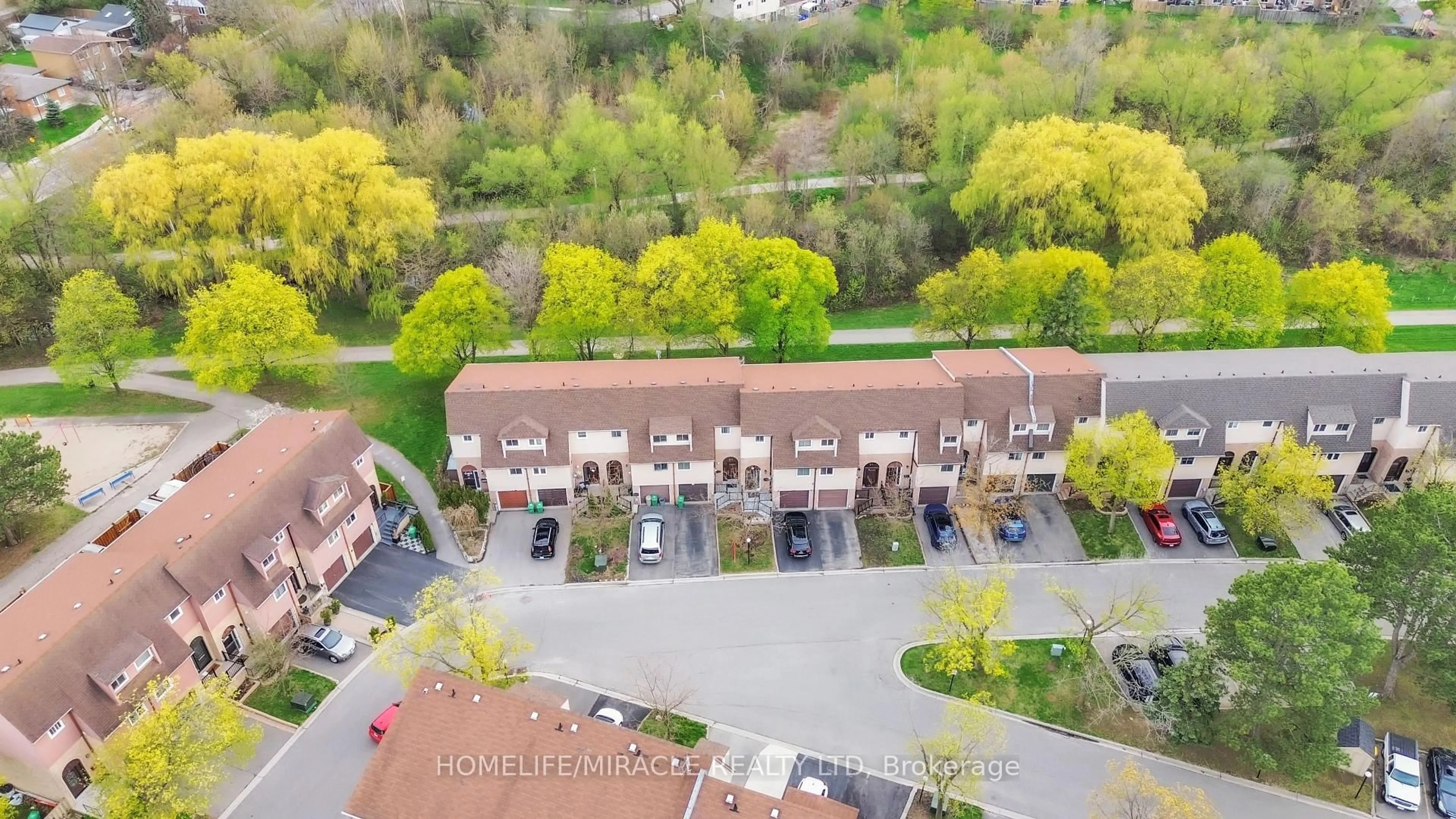 A pic from outside/outdoor area/front of a property/back of a property/a pic from drone, unknown for 22 Rosset Cres, Brampton Ontario L6X 2R3