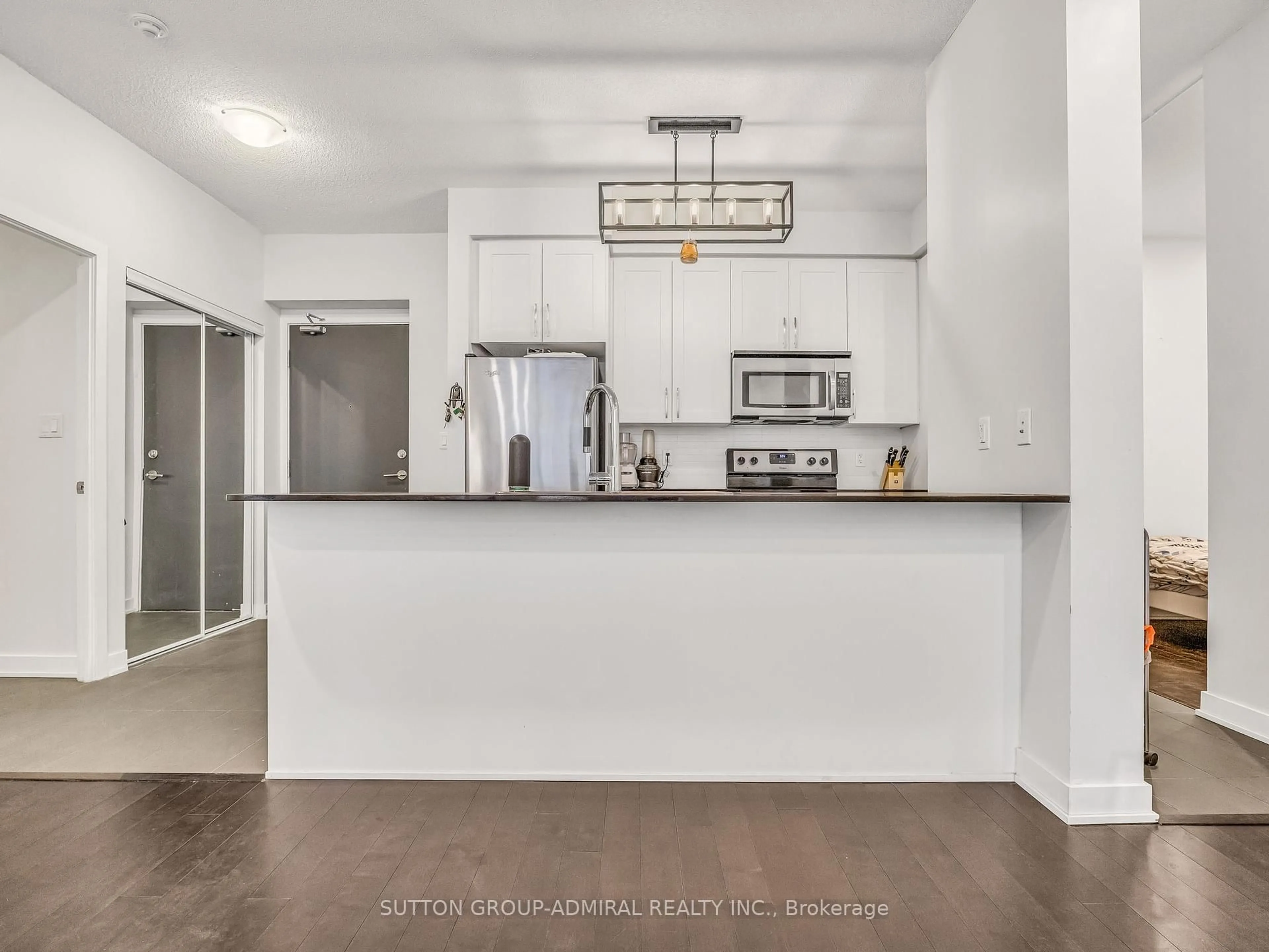 Open concept kitchen, unknown for 4070 Confederation Pkwy #202, Mississauga Ontario L5B 0E9