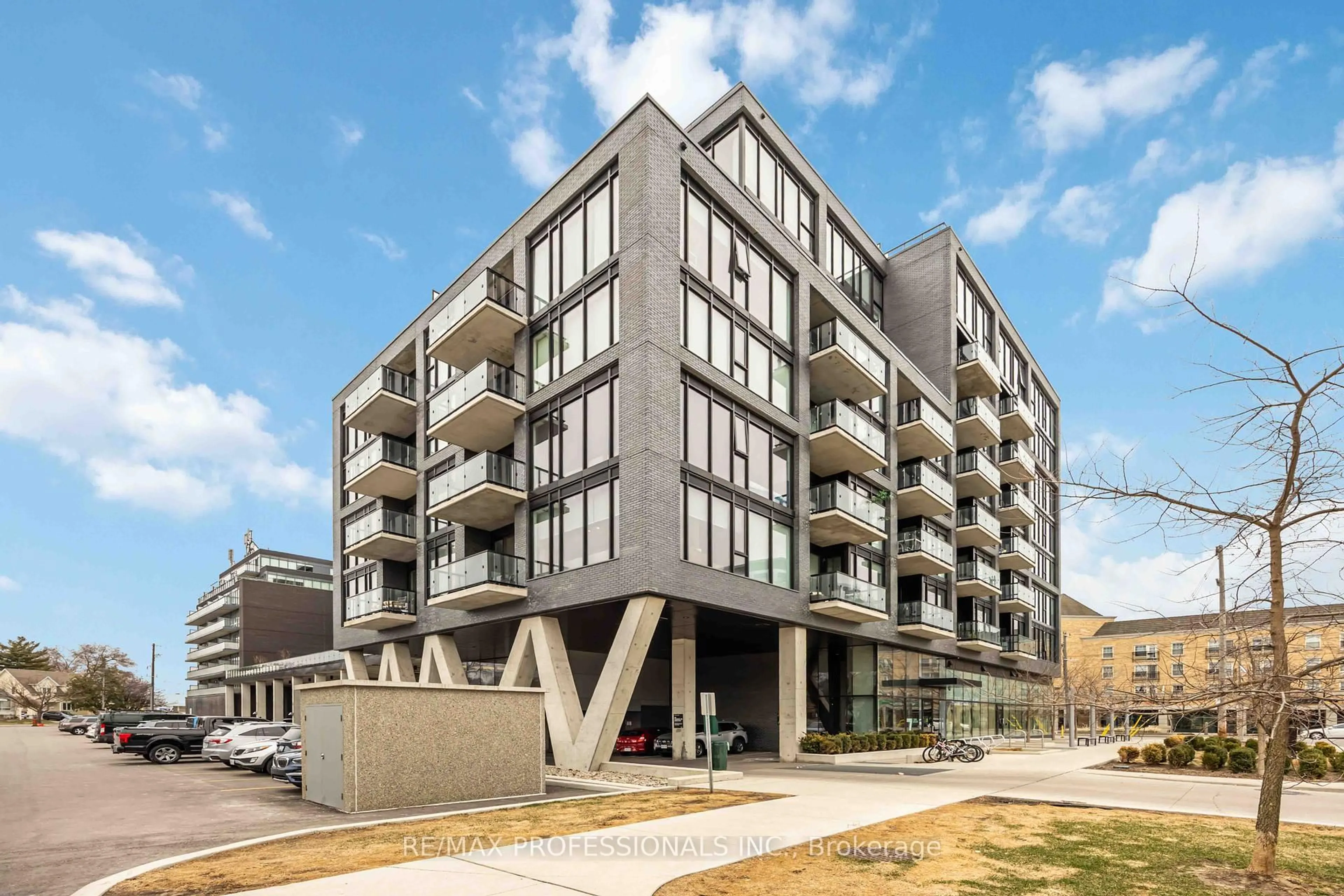 Unknown for 7 Smith Cres #803, Toronto Ontario M8Z 0G3