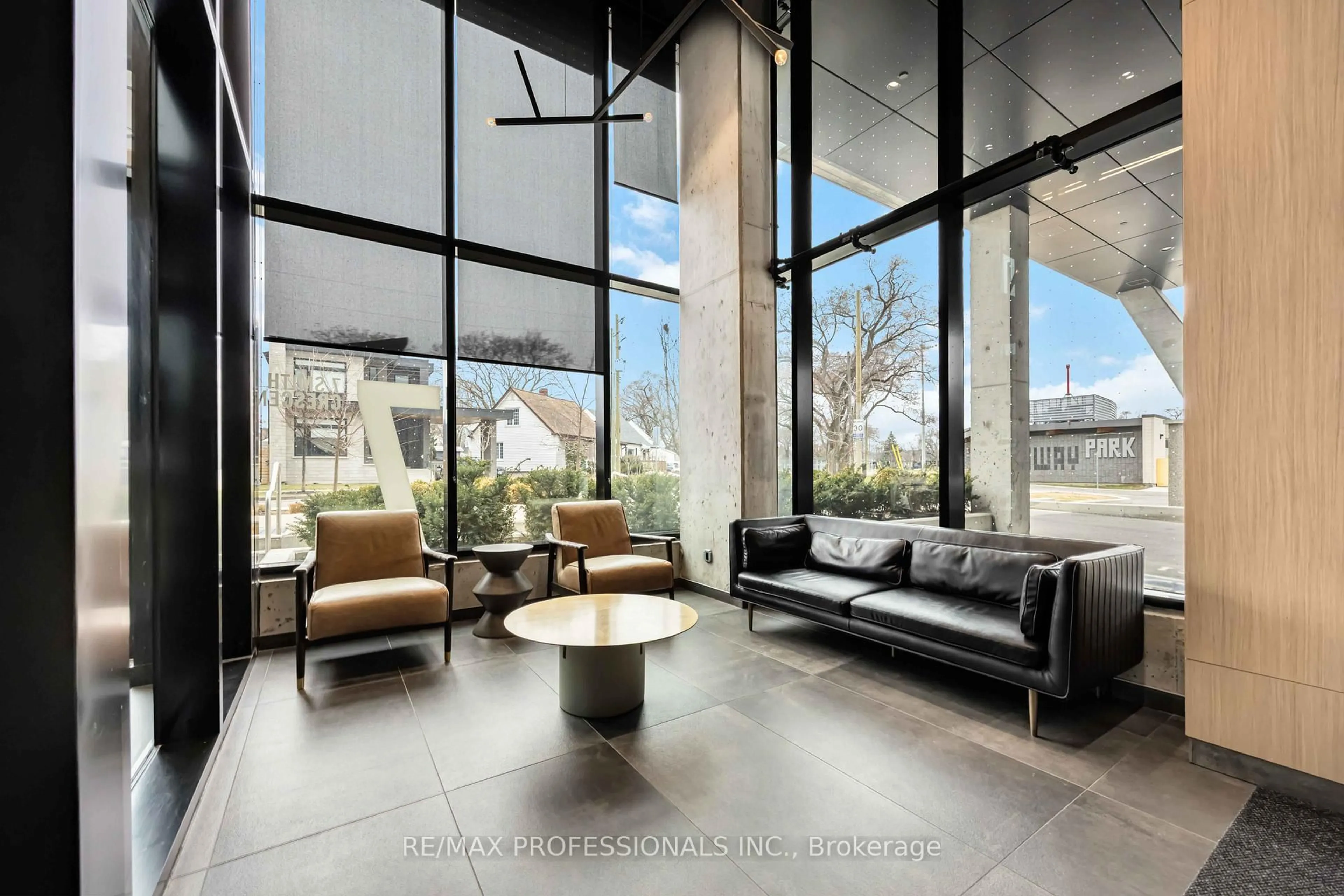 Indoor foyer for 7 Smith Cres #803, Toronto Ontario M8Z 0G3