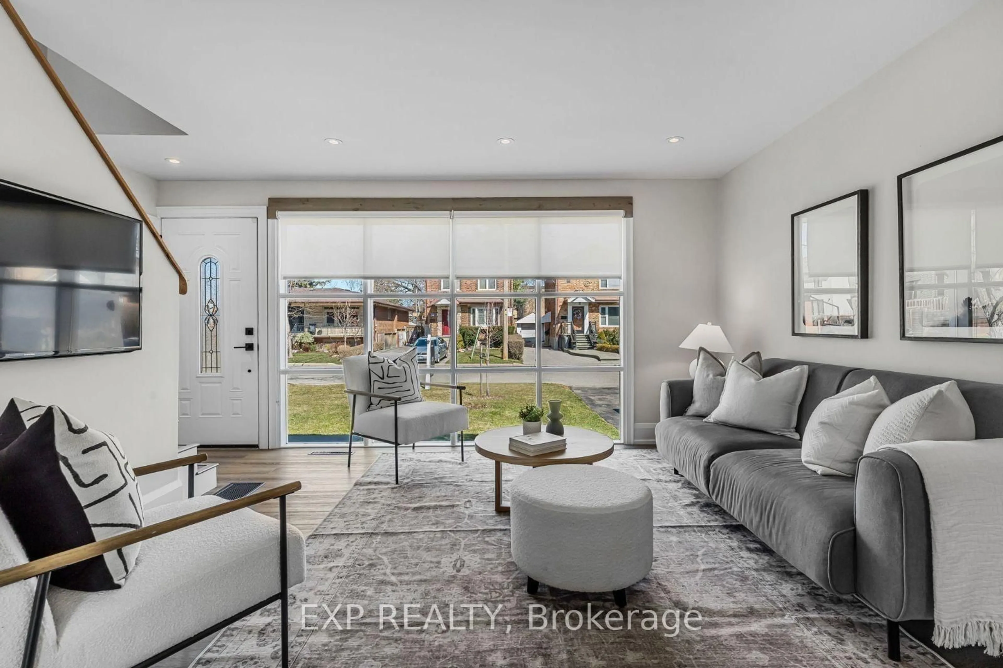 Living room with furniture, unknown for 75 Alder Cres, Toronto Ontario M8W 1E1