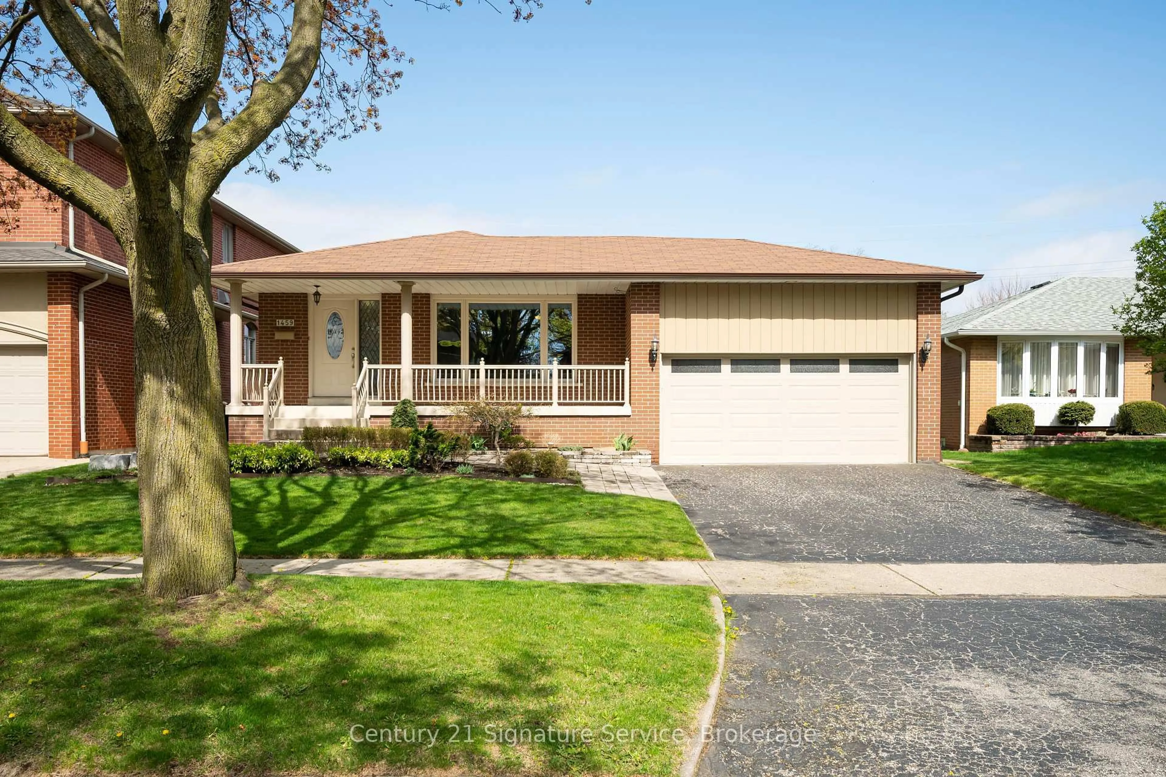 Home with brick exterior material, street for 1459 Venta Ave, Mississauga Ontario L4X 1C9