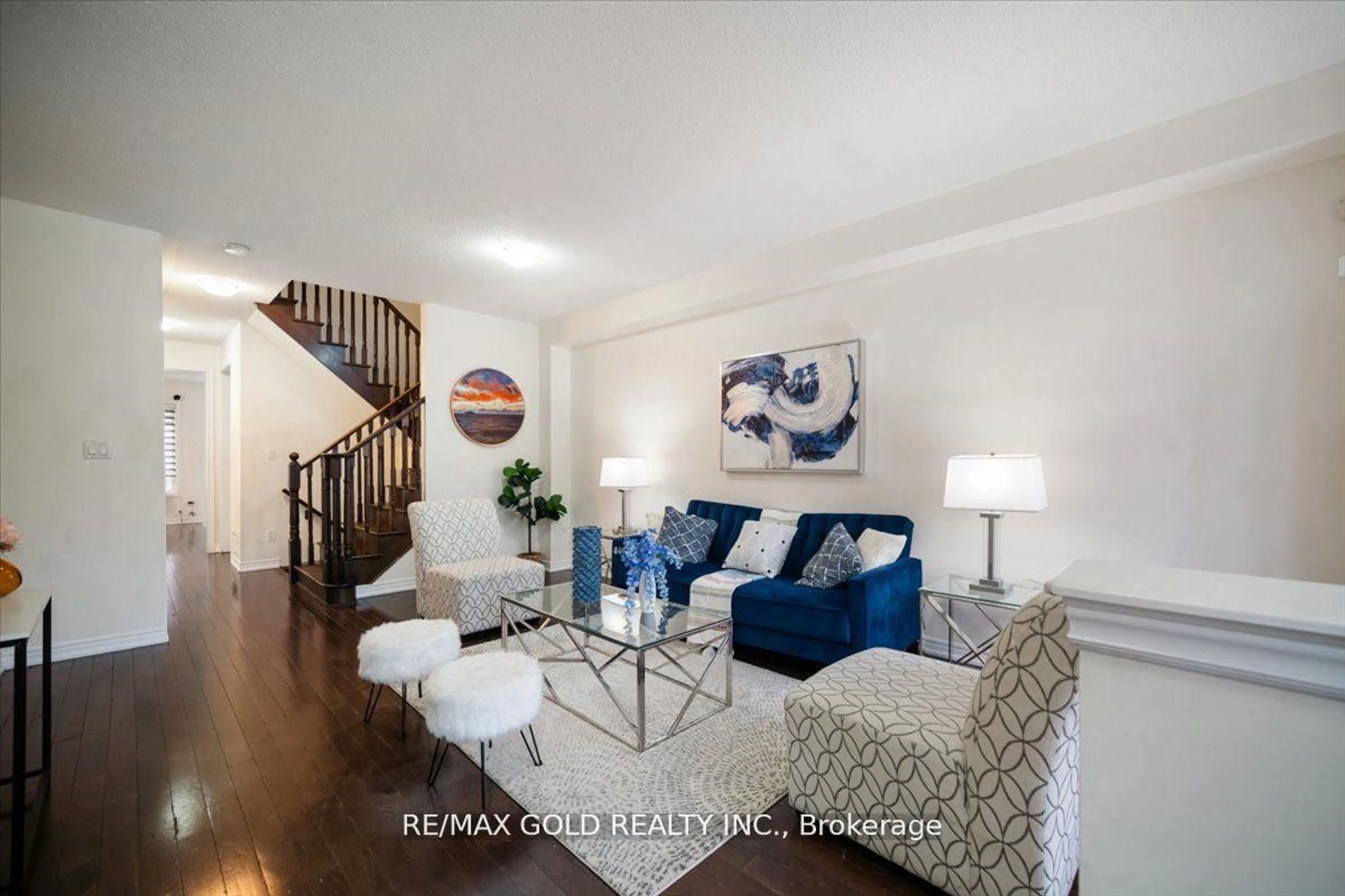 Living room with furniture, unknown for 19 Trentonian St, Brampton Ontario L6R 0B3