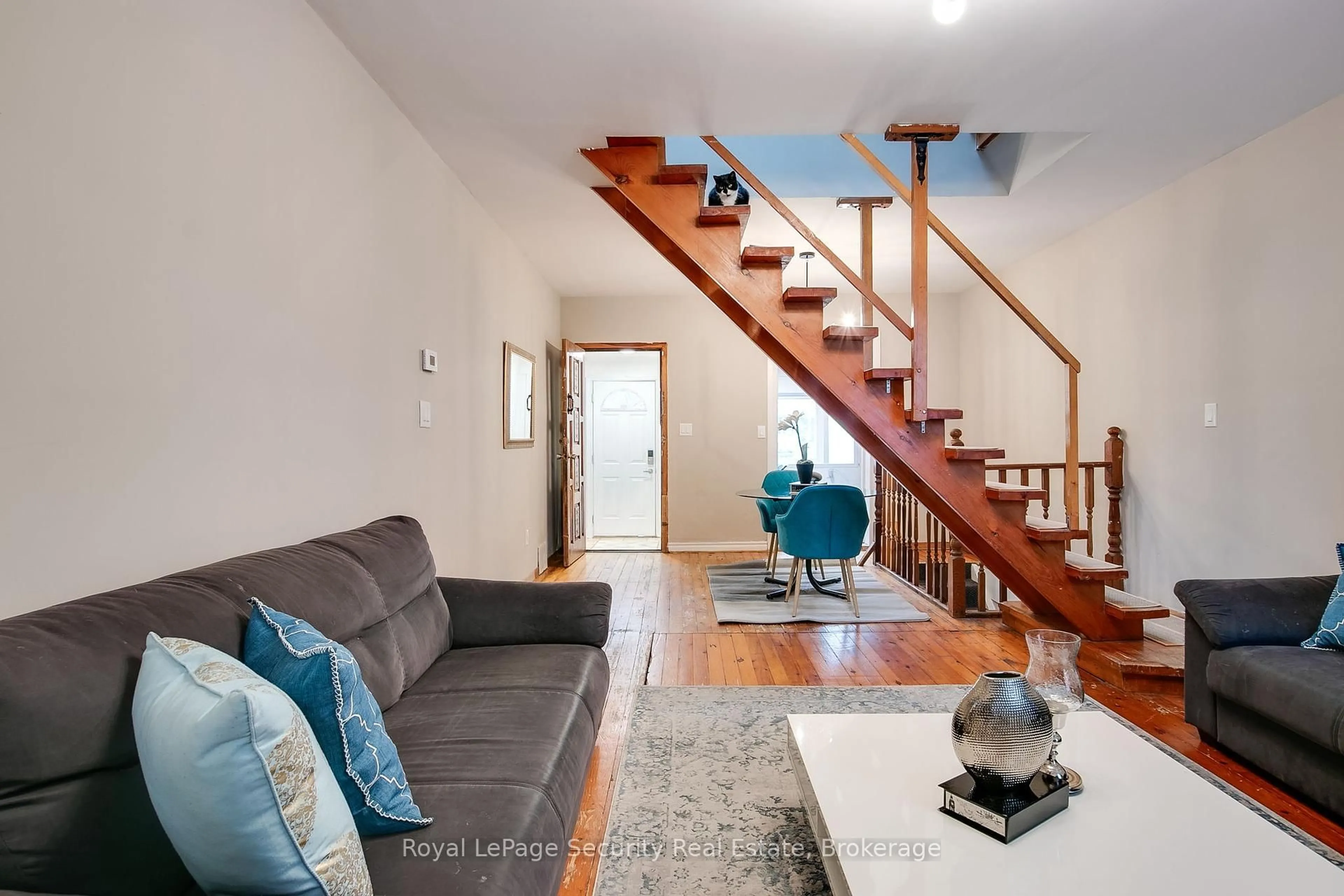 Living room with furniture, unknown for 9 Howick Ave, Toronto Ontario M6N 1M9
