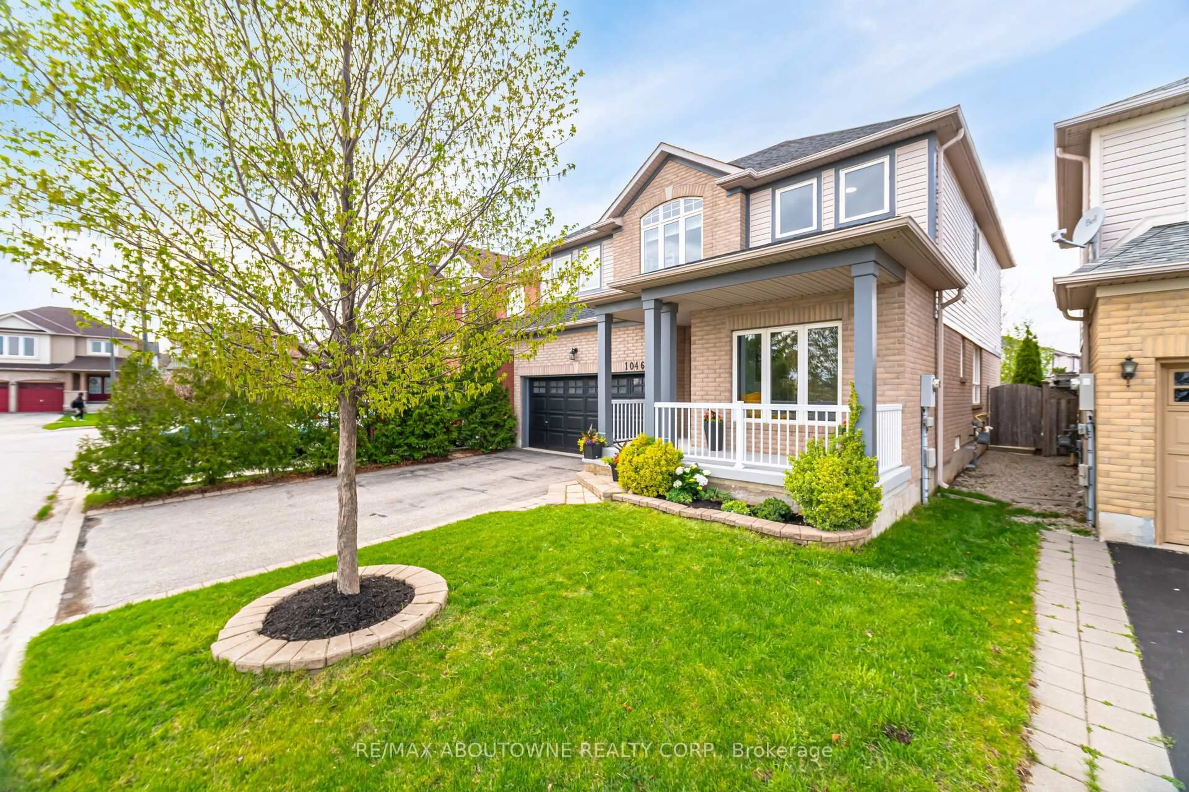 Home with brick exterior material, street for 1046 Holdsworth Cres, Milton Ontario L9T 0C2