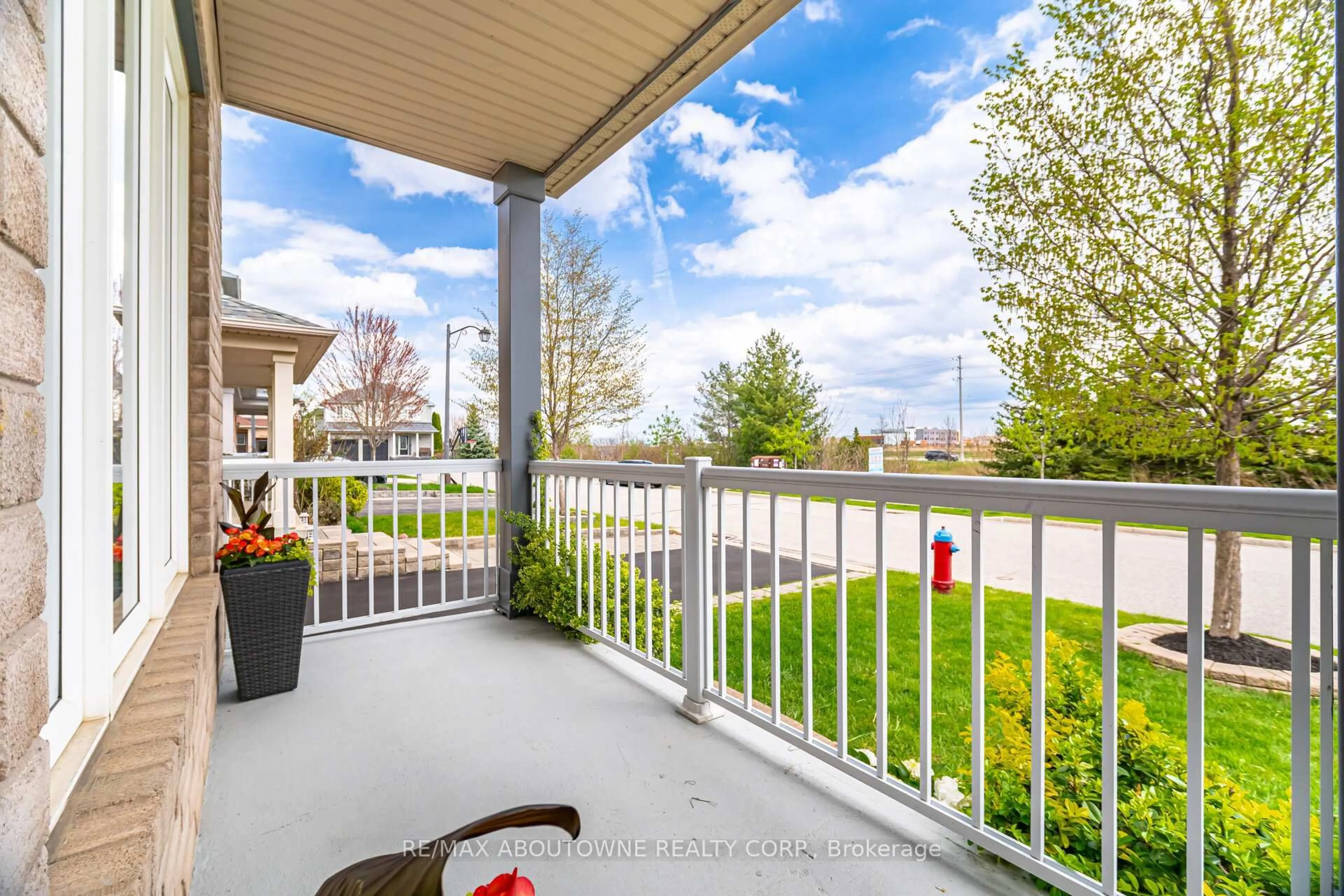 Patio, water/lake/river/ocean view for 1046 Holdsworth Cres, Milton Ontario L9T 0C2