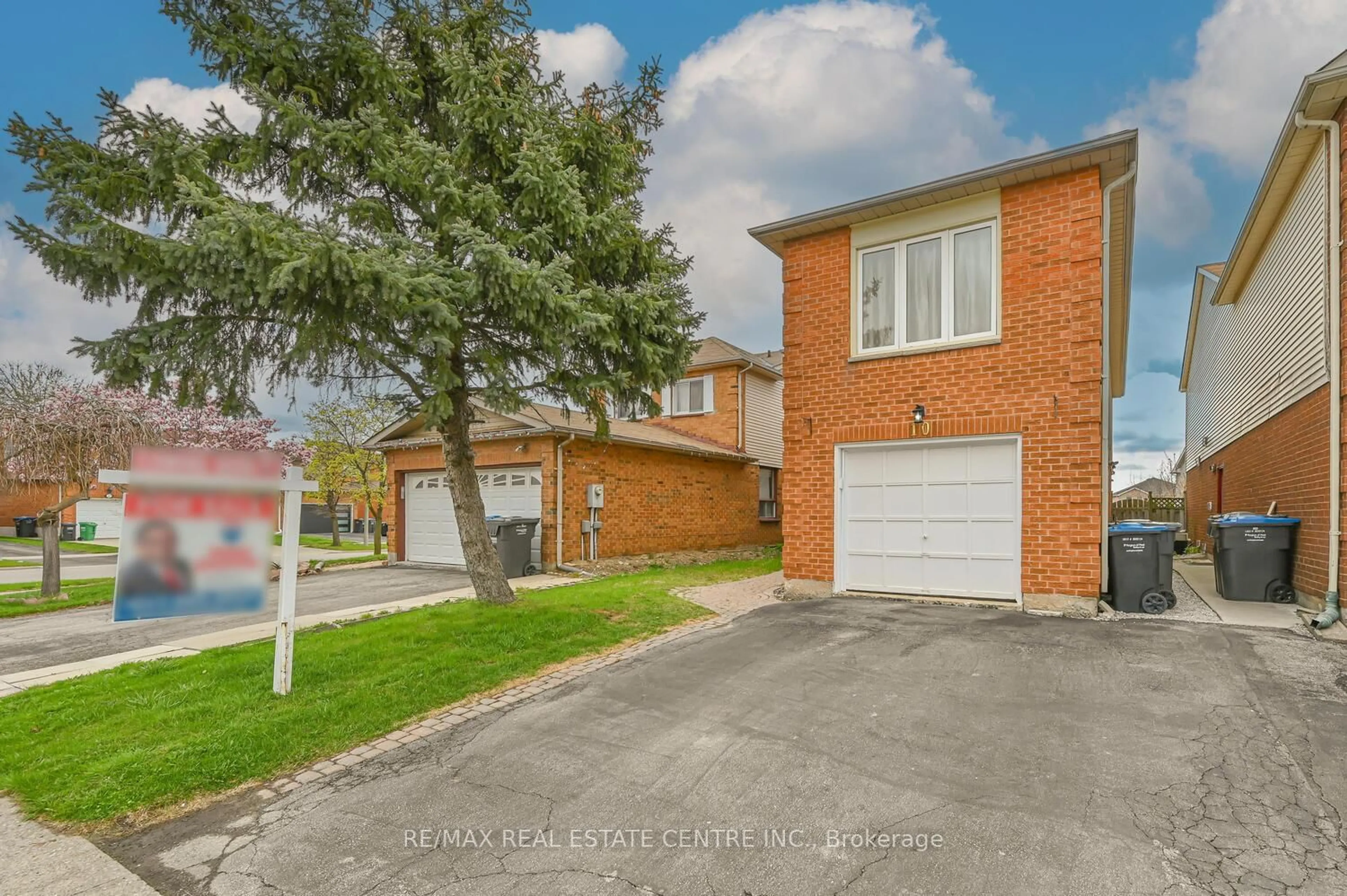 Home with brick exterior material, street for 10 Stalbridge Ave, Brampton Ontario L6Y 4H1